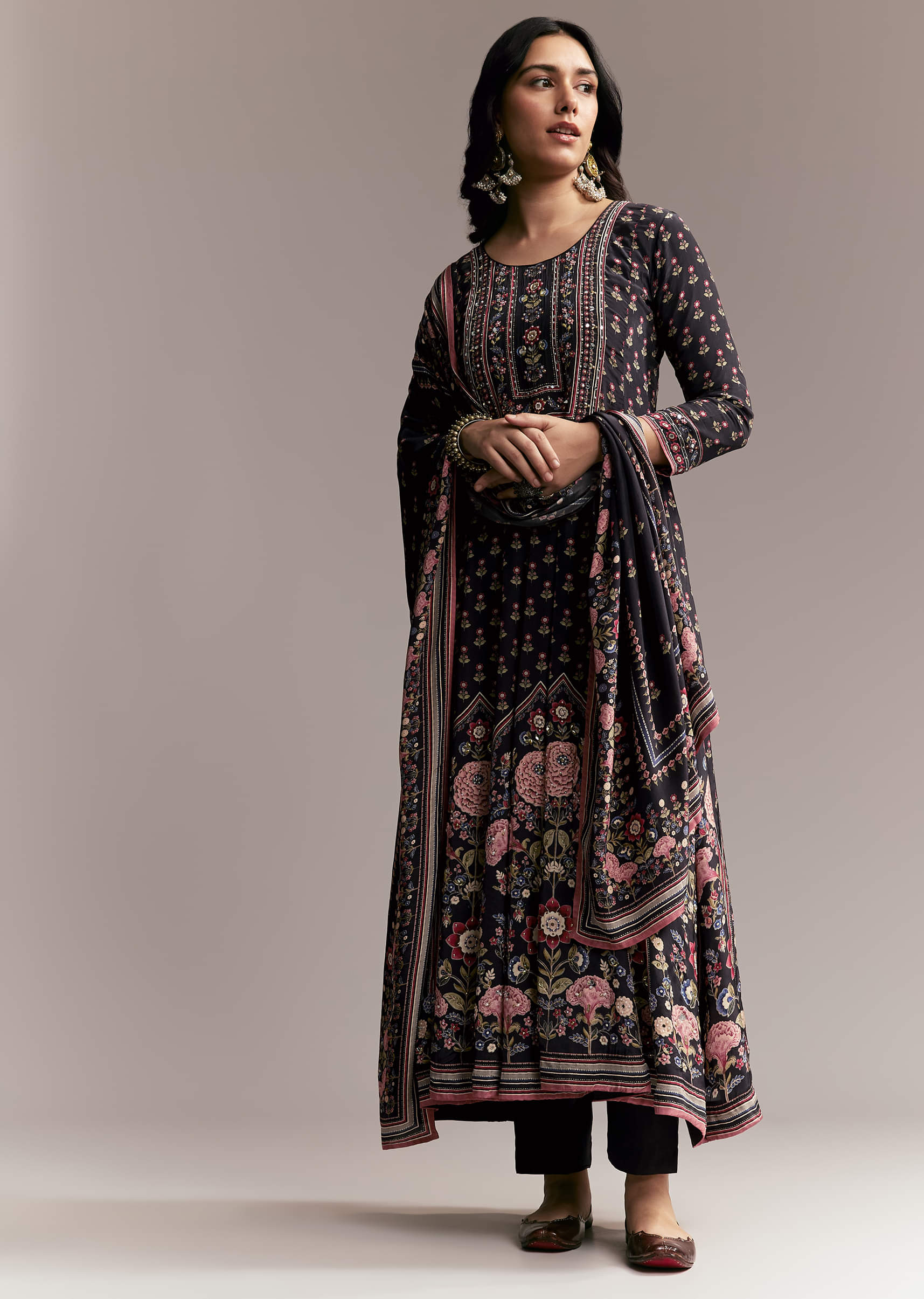 black-floral-printed-anarkali-set-sg339698-3.jpg