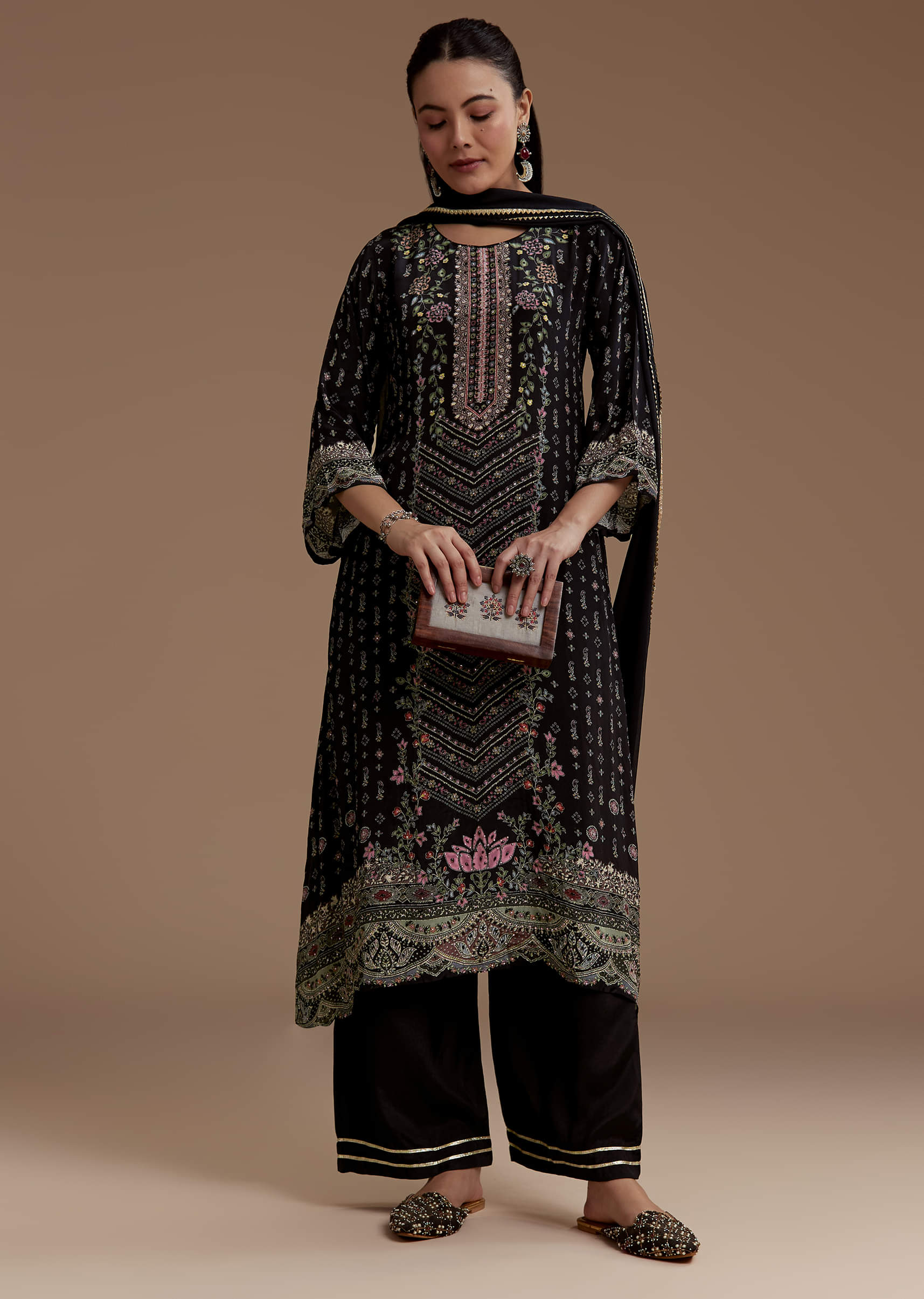 black-indie-print-kurta-set-with-stone-work-sg344811-1_9859f8cc-38fb-4958-9f9c-ff503acb27fe.jpg