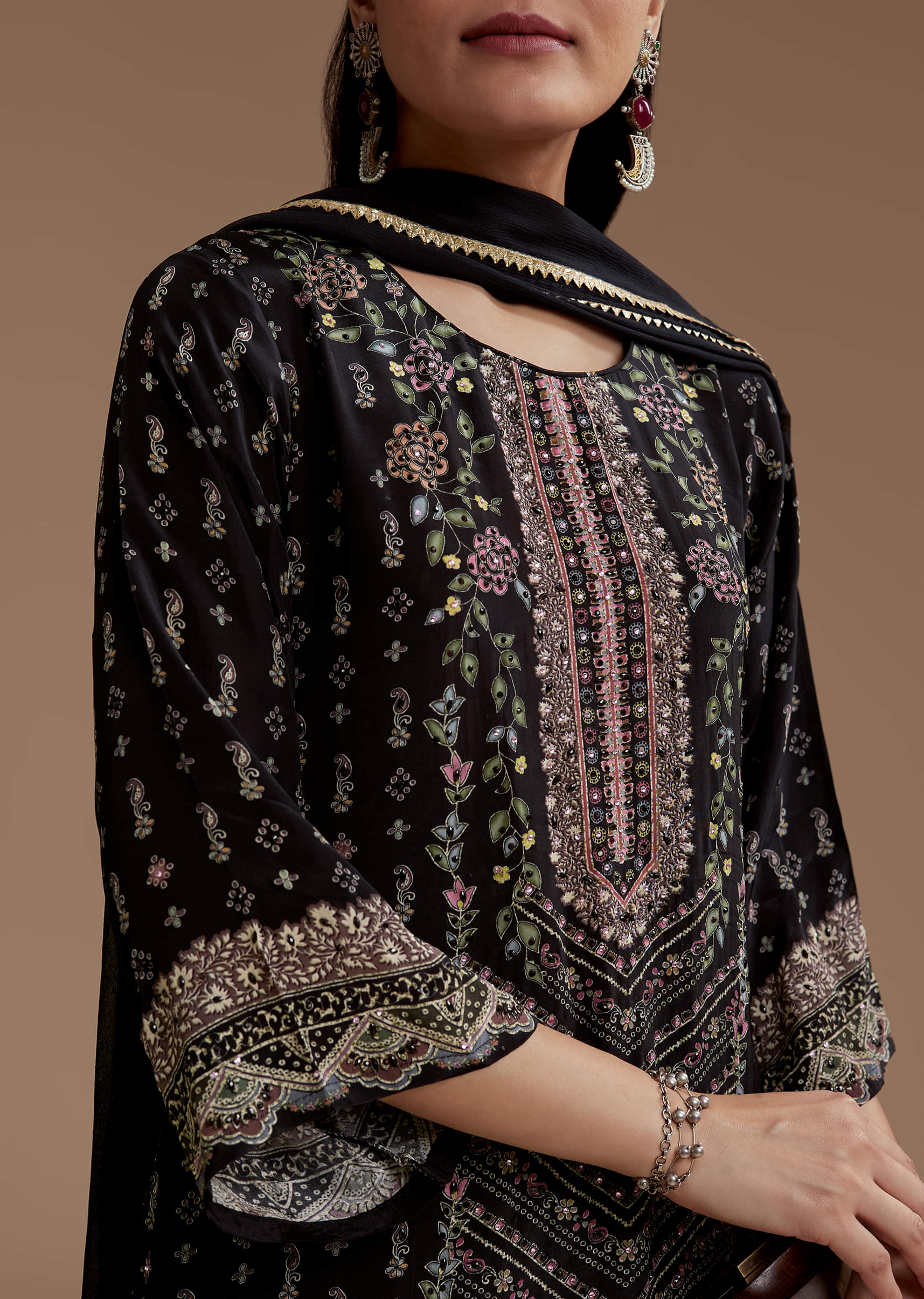 black-indie-print-kurta-set-with-stone-work-sg344811-2_1b36aff7-b755-46c3-bd94-b54dfa819de4.jpg