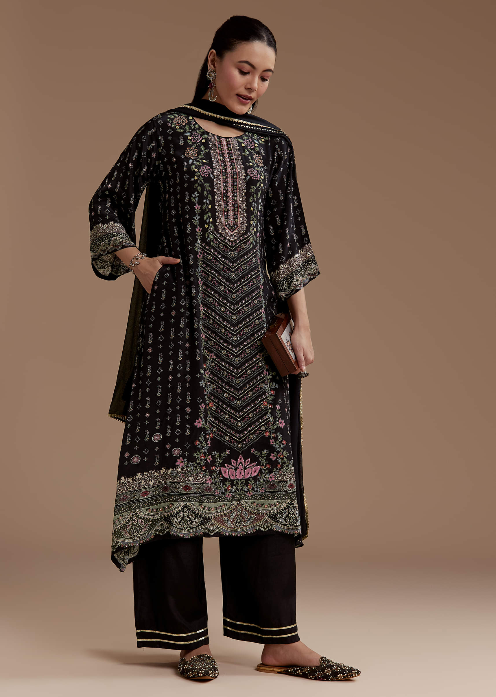 black-indie-print-kurta-set-with-stone-work-sg344811-3_d6ba456d-4b38-4bef-87b8-b32bcc2a8aaf.jpg