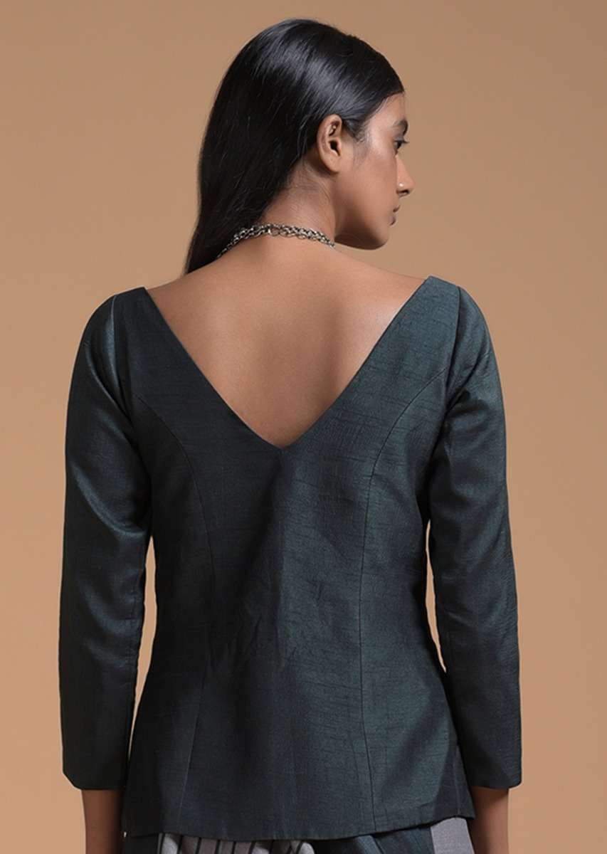 black-jacket-blouse-in-raw-silk-with-sweetheart-neckline-and-34th-sleeves-online-kalki-fashion-m001blat312y-sg48306_1_2718769b-7bc3-403e-aea6-ba98d25f3fa8.jpg