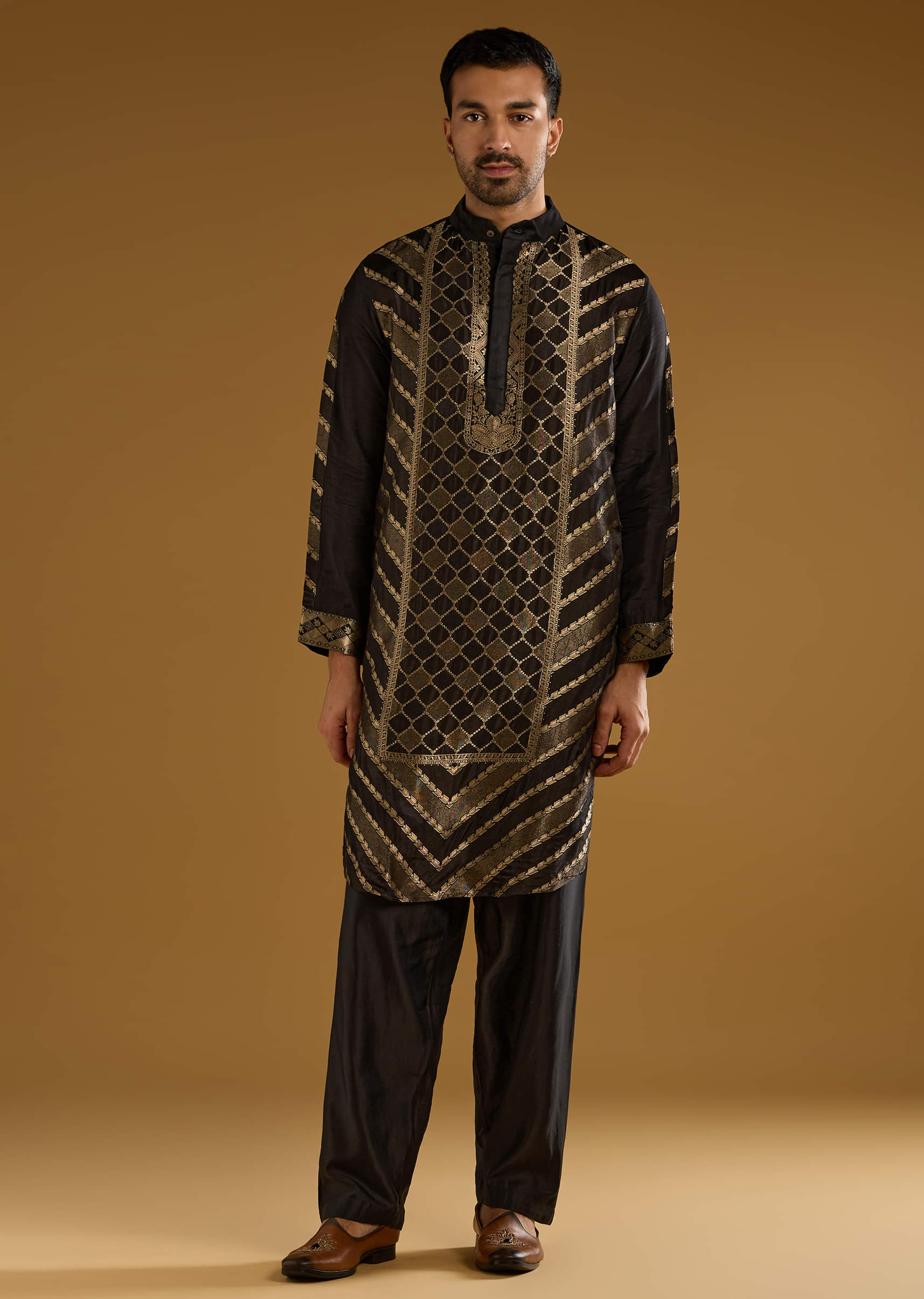 black-jacquard-kurta-set-for-men-with-handwoven-work-sg359364-1.jpg