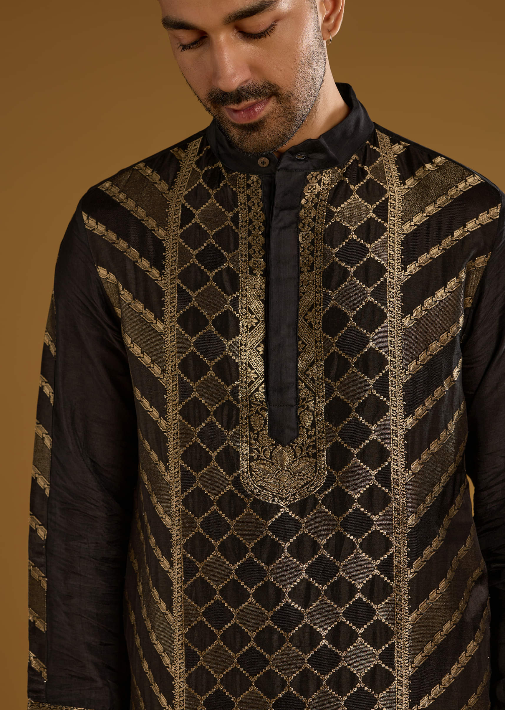 black-jacquard-kurta-set-for-men-with-handwoven-work-sg359364-2.jpg