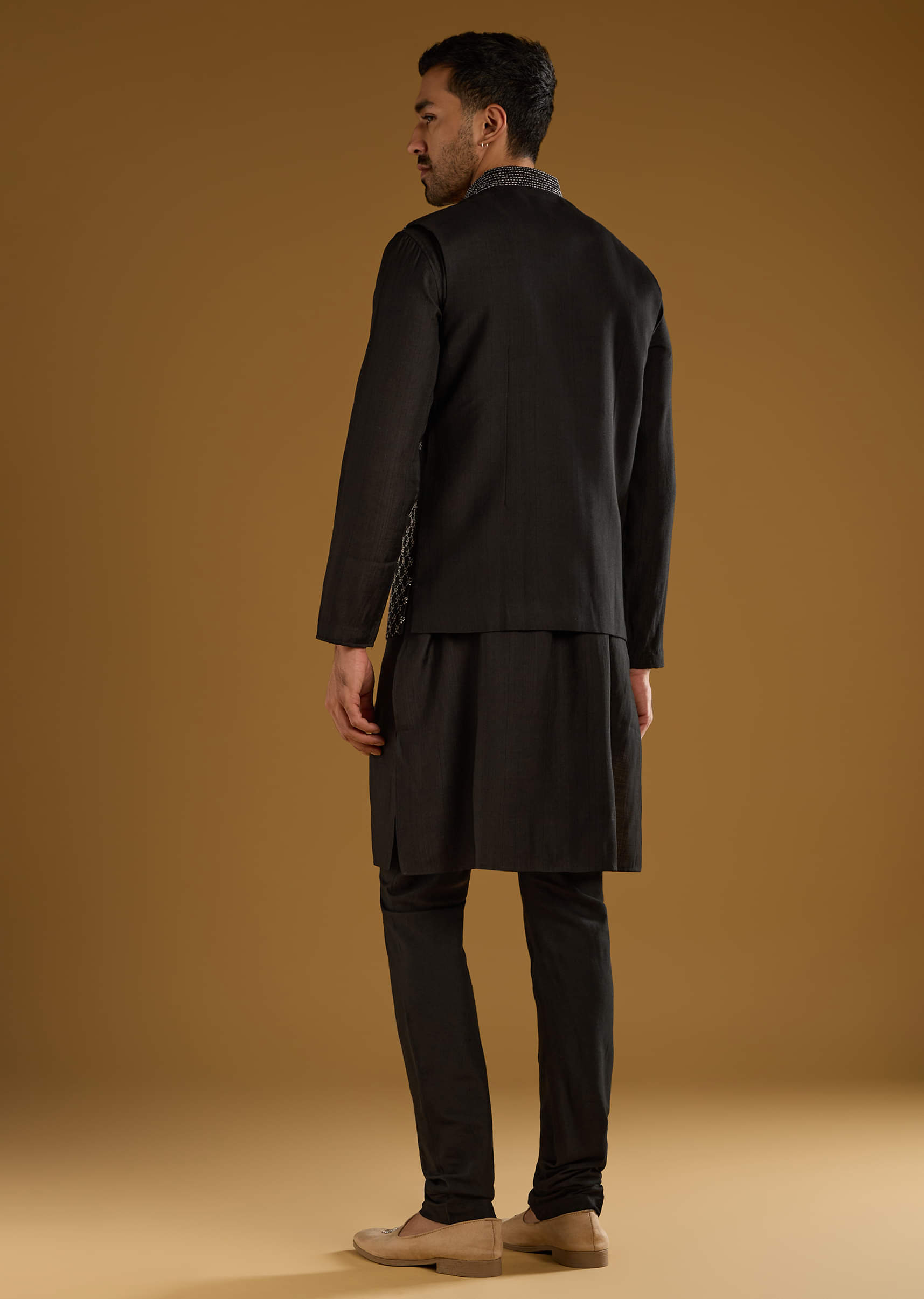 black-kurta-jacket-set-for-men-with-thread-work-sg329047-5.jpg