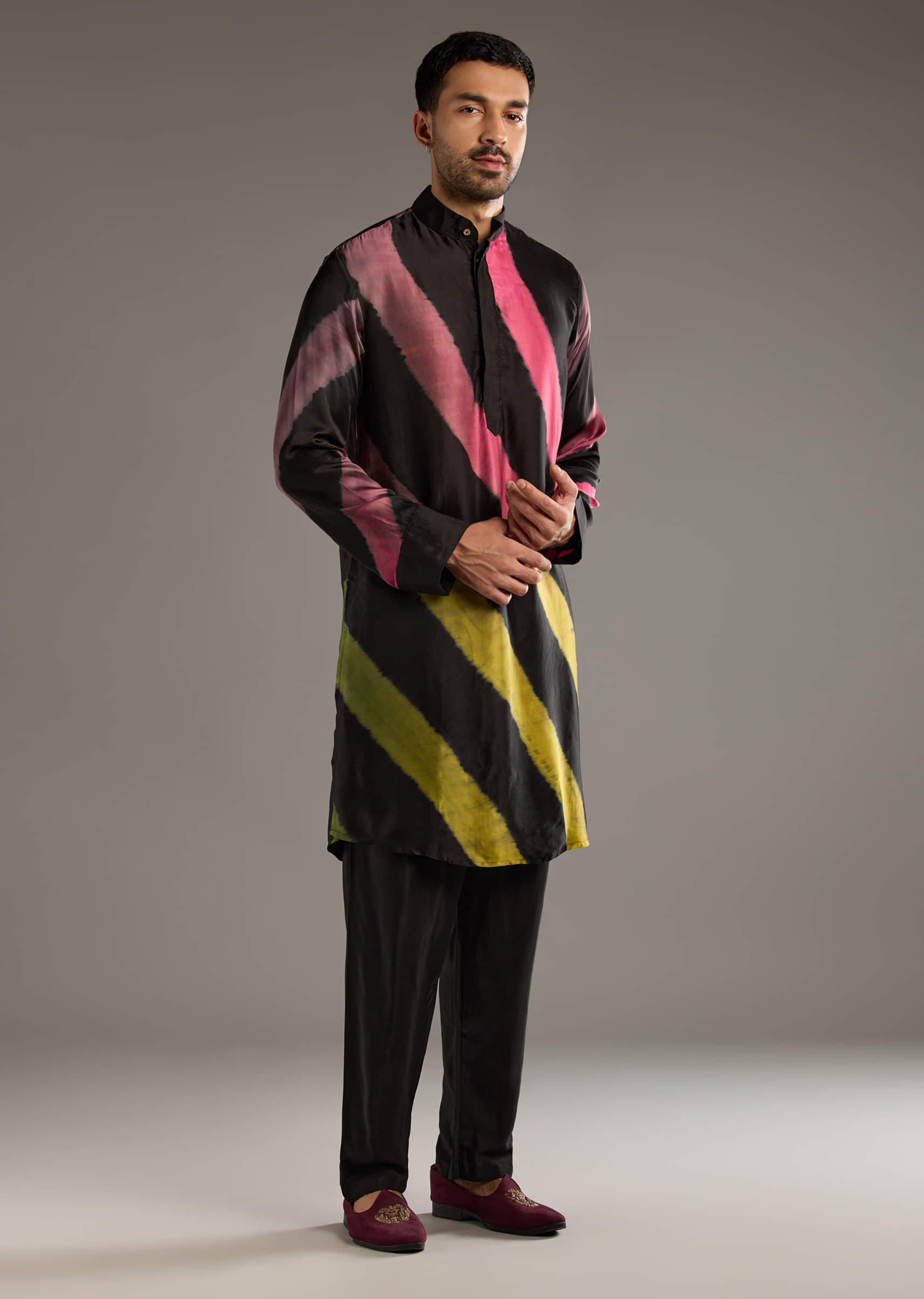 black-modal-kurta-set-for-men-with-hand-dyed-leheriya-print-sg349621-1.jpg