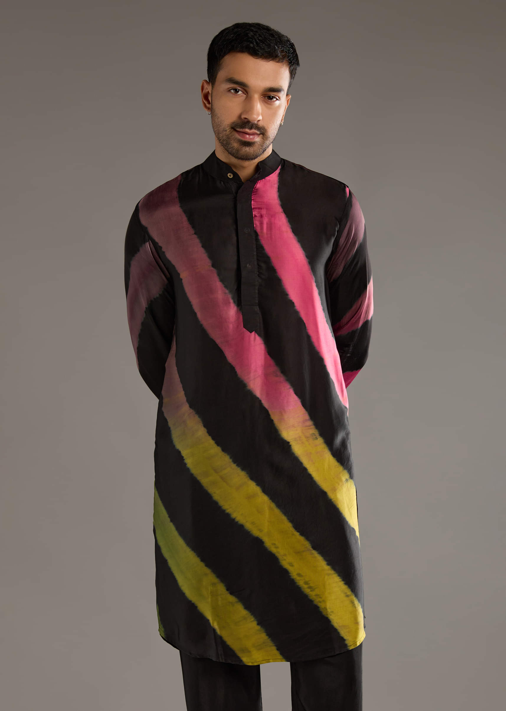 black-modal-kurta-set-for-men-with-hand-dyed-leheriya-print-sg349621-4.jpg