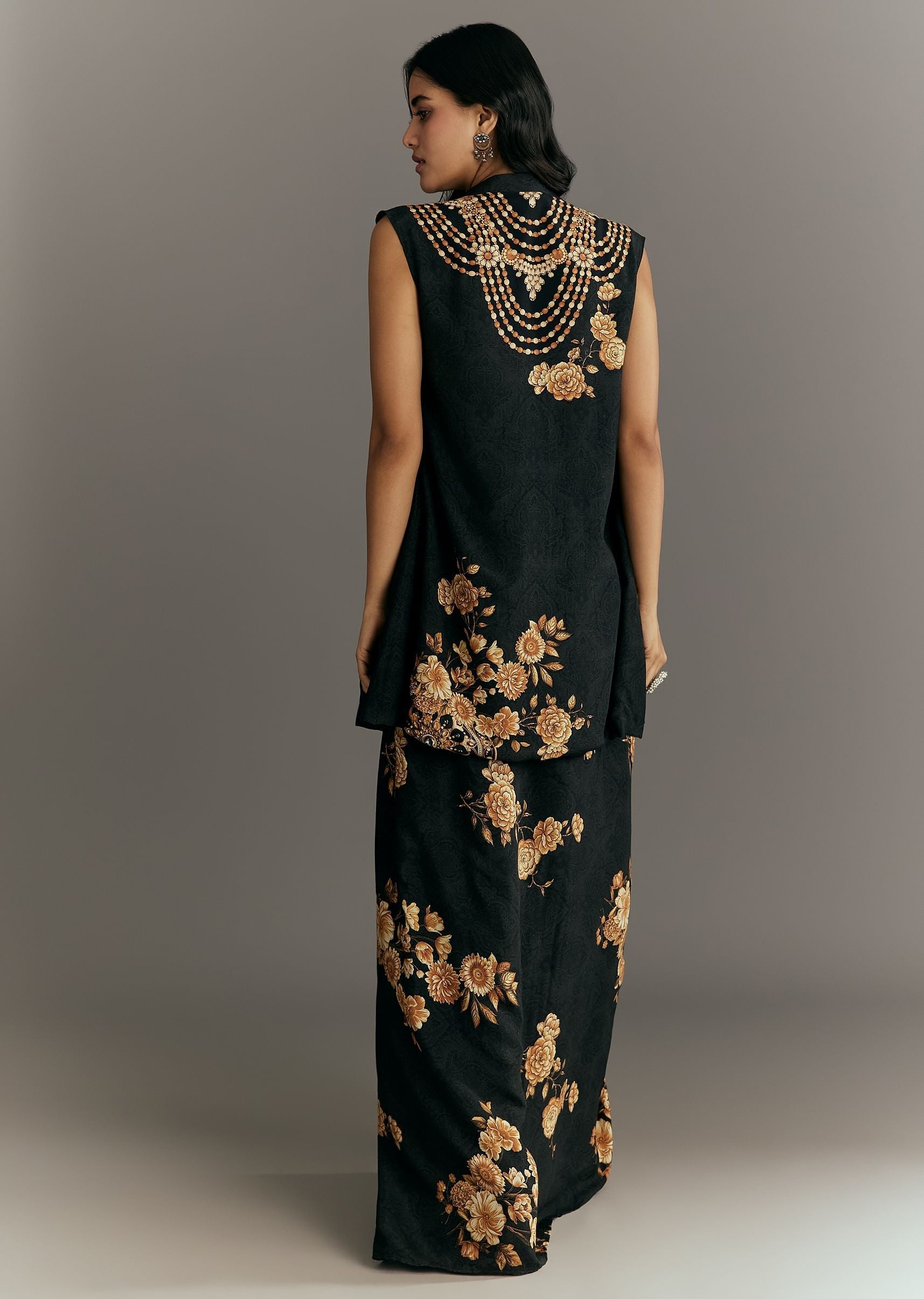 black-muslin-croptop-set-with-floral-printed-skirt-jacket-sg313214-5_614ade2c-9de9-4b0a-8086-eec6e14bf4f0.jpg