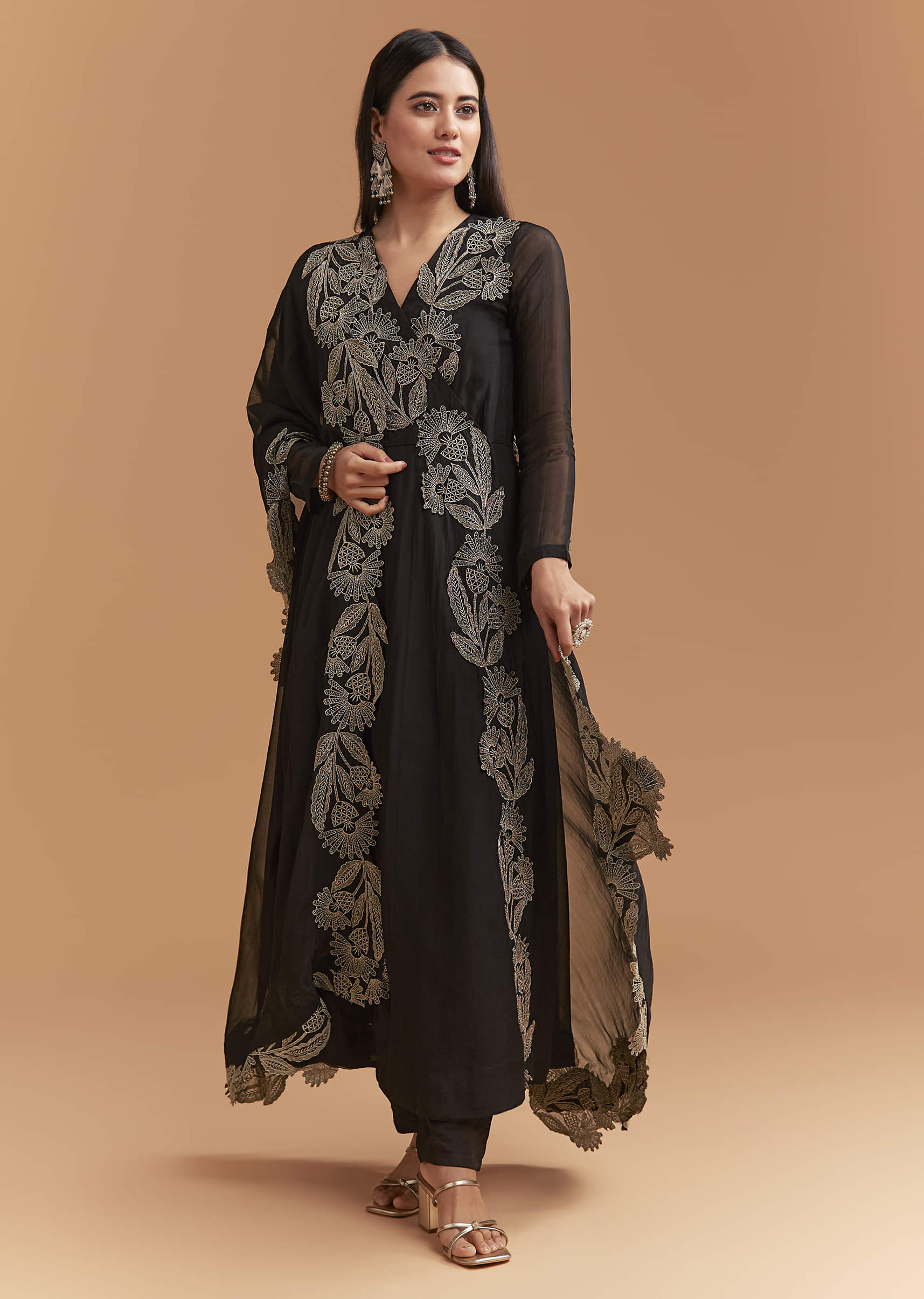 black-organza-kurta-set-with-intricate-zari-embroidery-sg346988-1.jpg