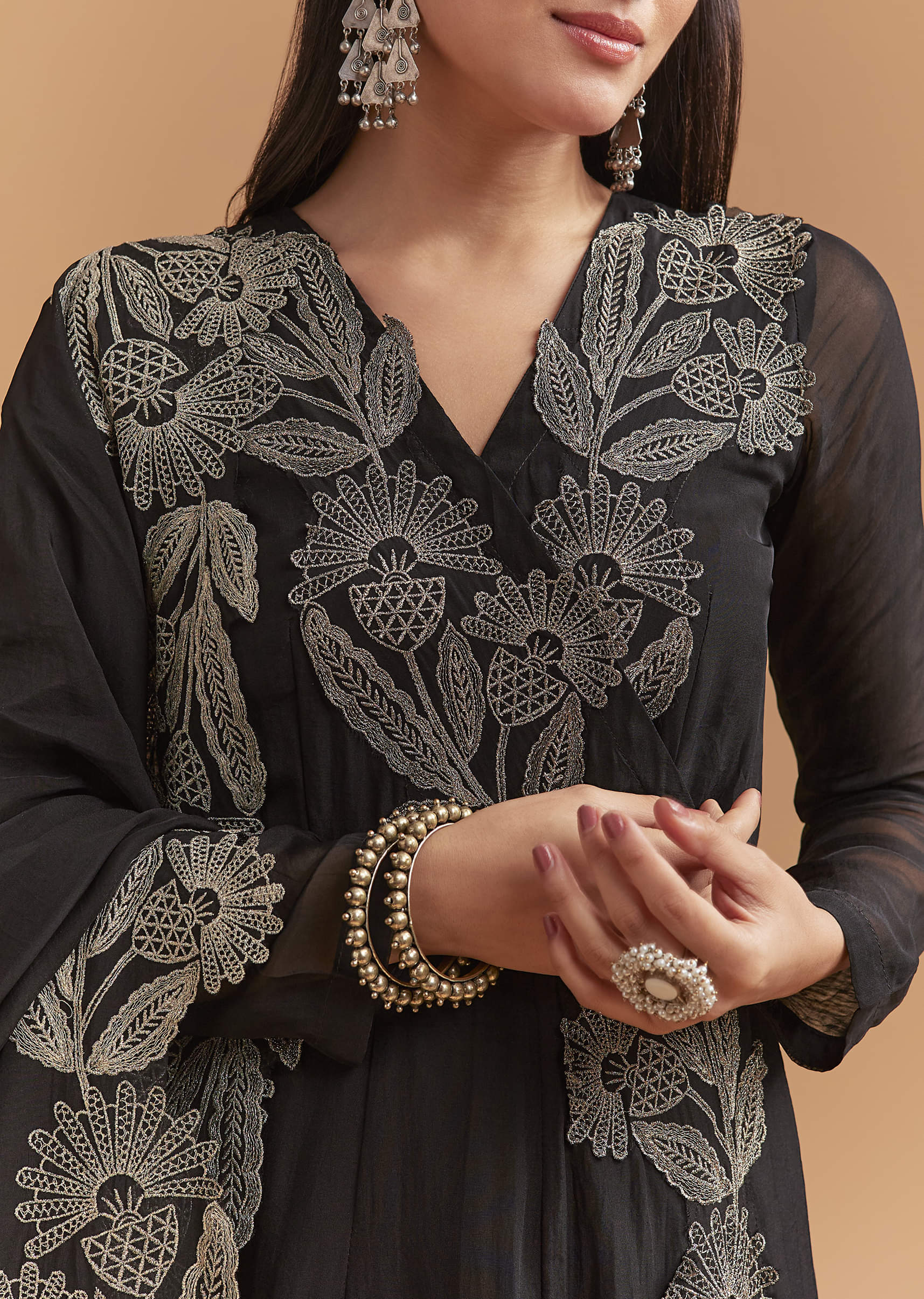 black-organza-kurta-set-with-intricate-zari-embroidery-sg346988-2.jpg