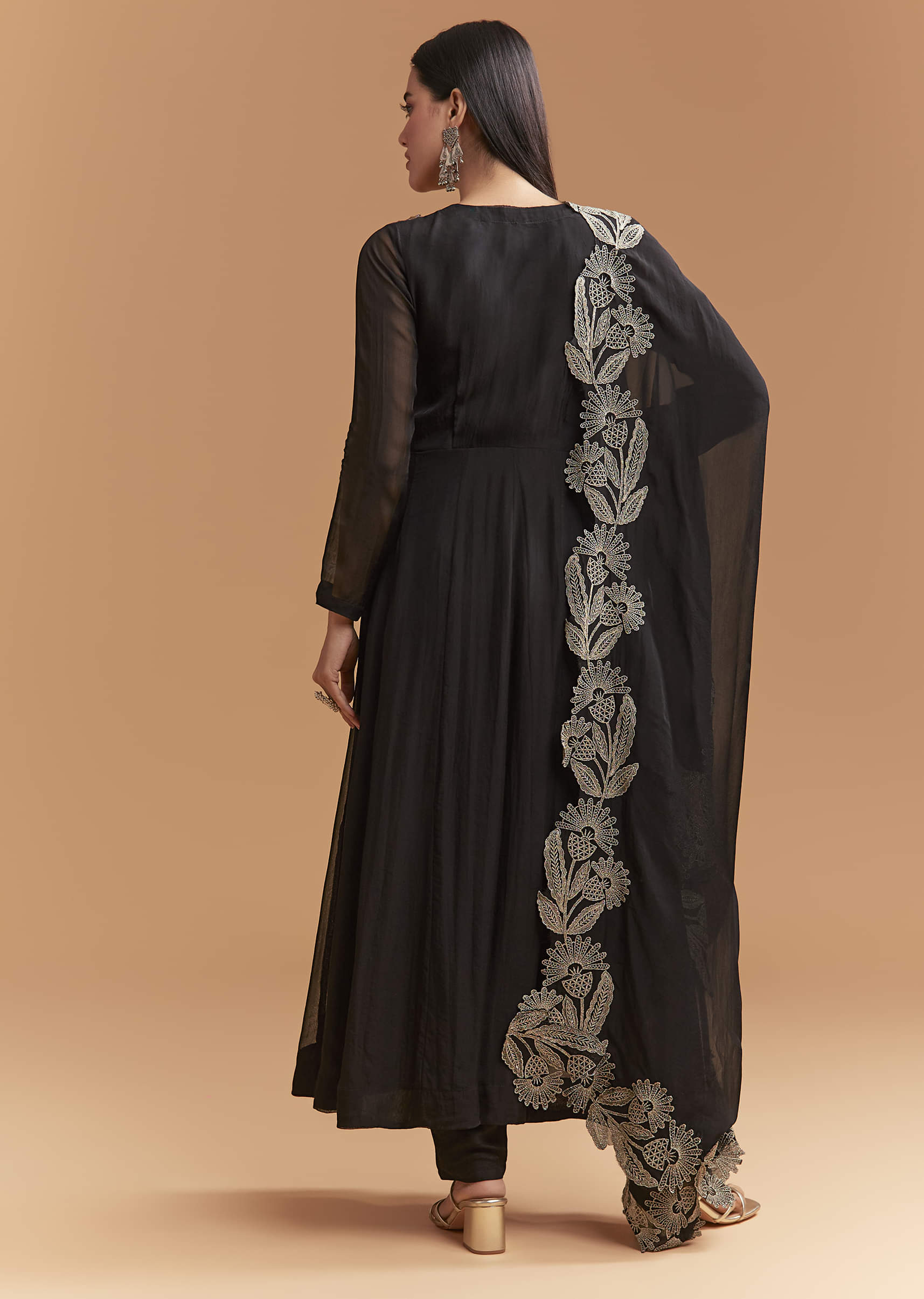 black-organza-kurta-set-with-intricate-zari-embroidery-sg346988-5.jpg