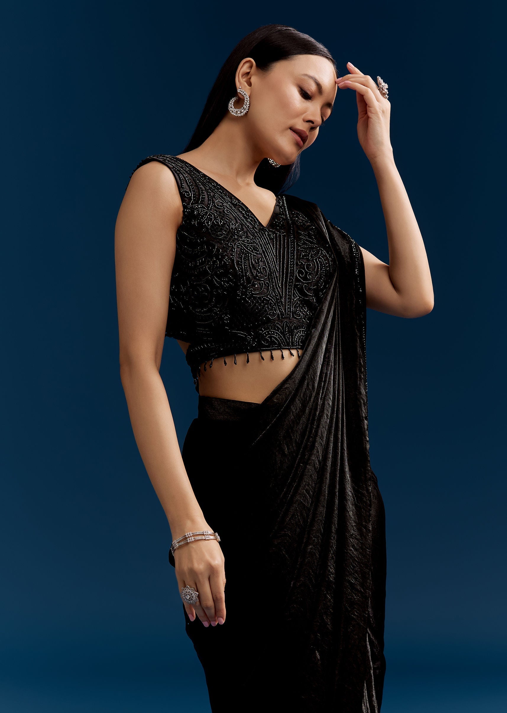 black-organza-saree-with-embroidered-cut-dana-blouse-sg330847-4_07492c1a-f855-4a46-baba-0cfa7a283b53.jpg