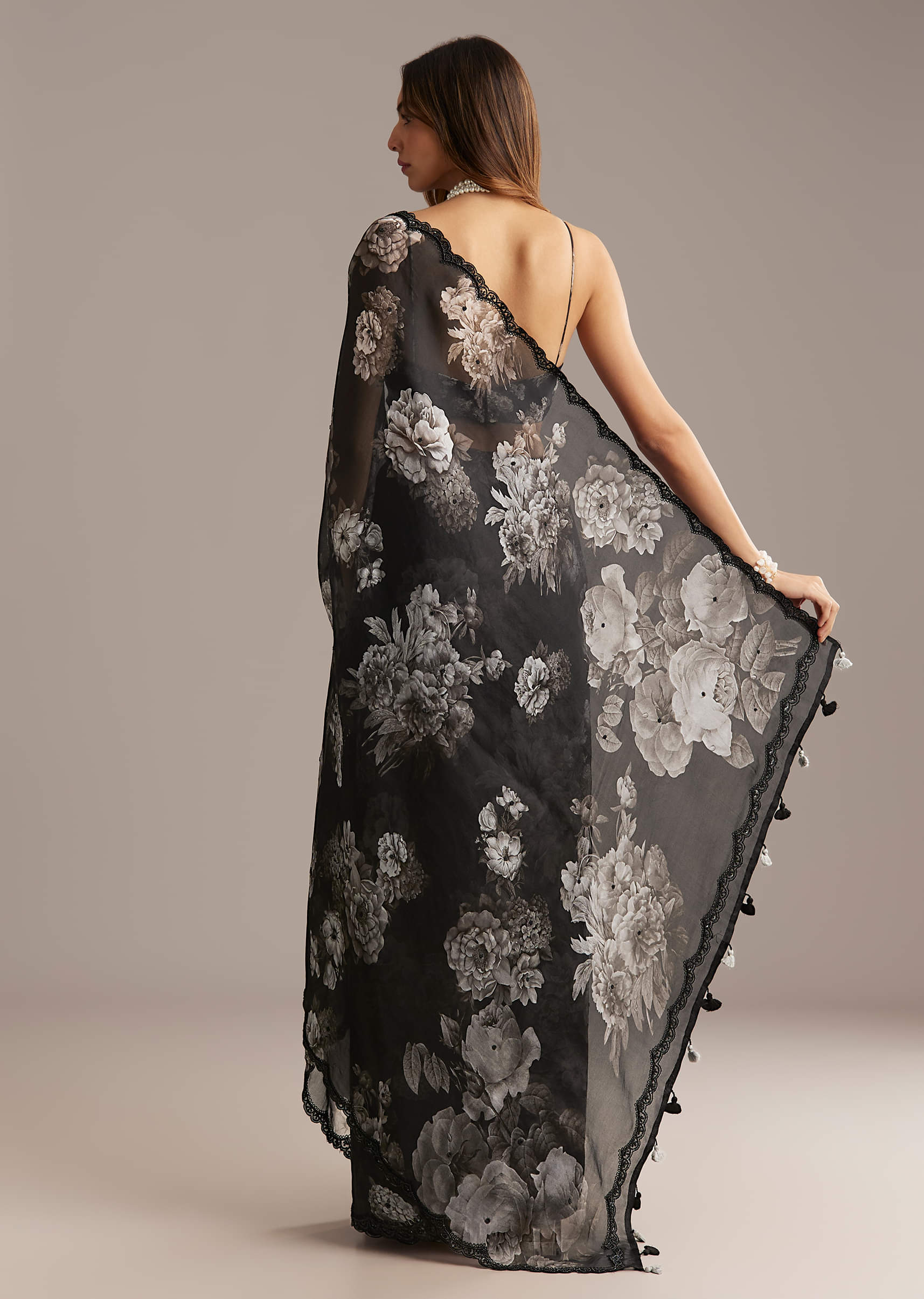 black-organza-saree-with-floral-print-and-sequin-embroidery-sg337705-4.jpg