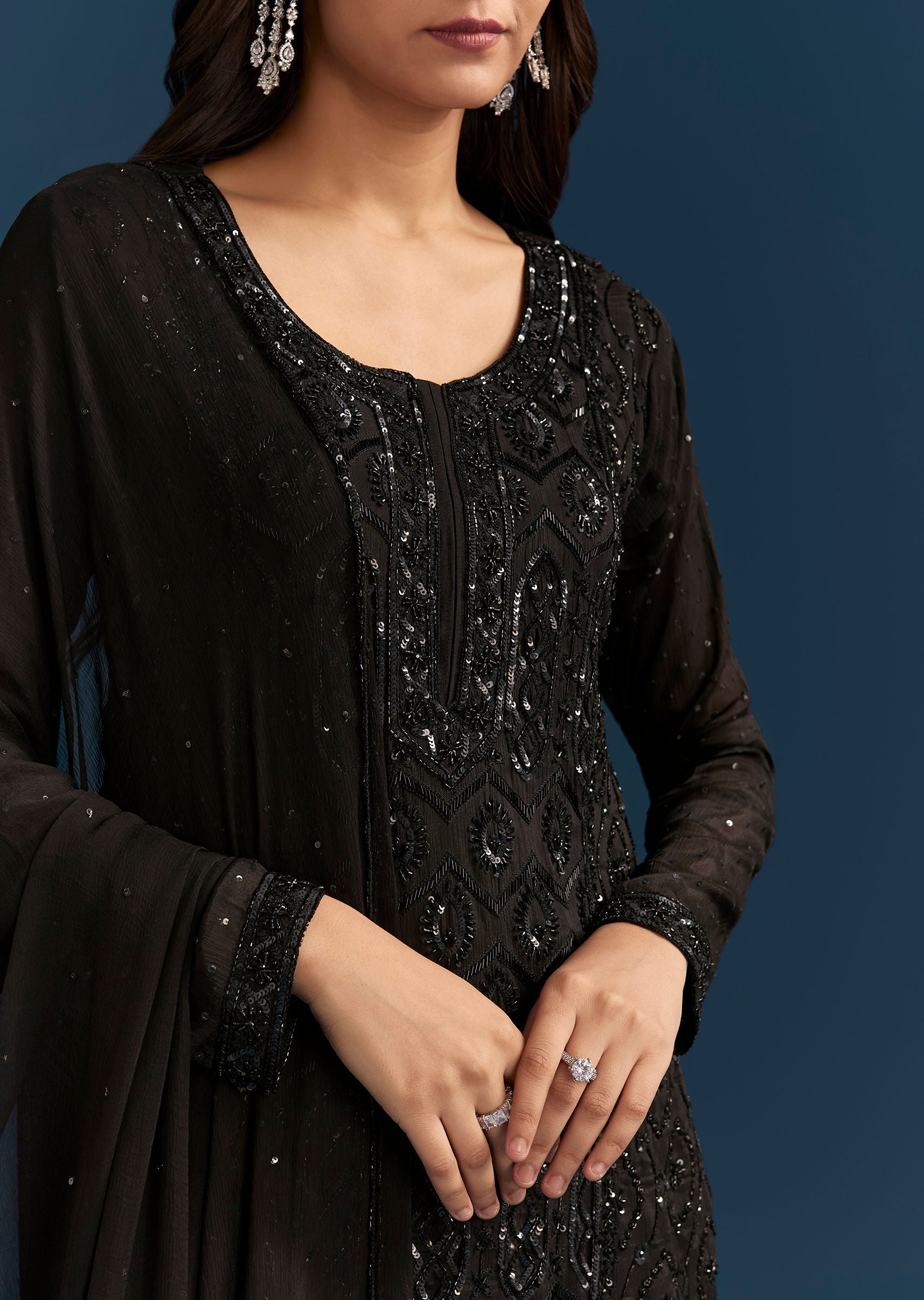 black-pakistani-palazzo-suit-with-sequins-embellished-kurta-and-dupatta-sg260406-3_f8fc9c1e-f691-40b6-8bf1-7755d70cc4d8.jpg