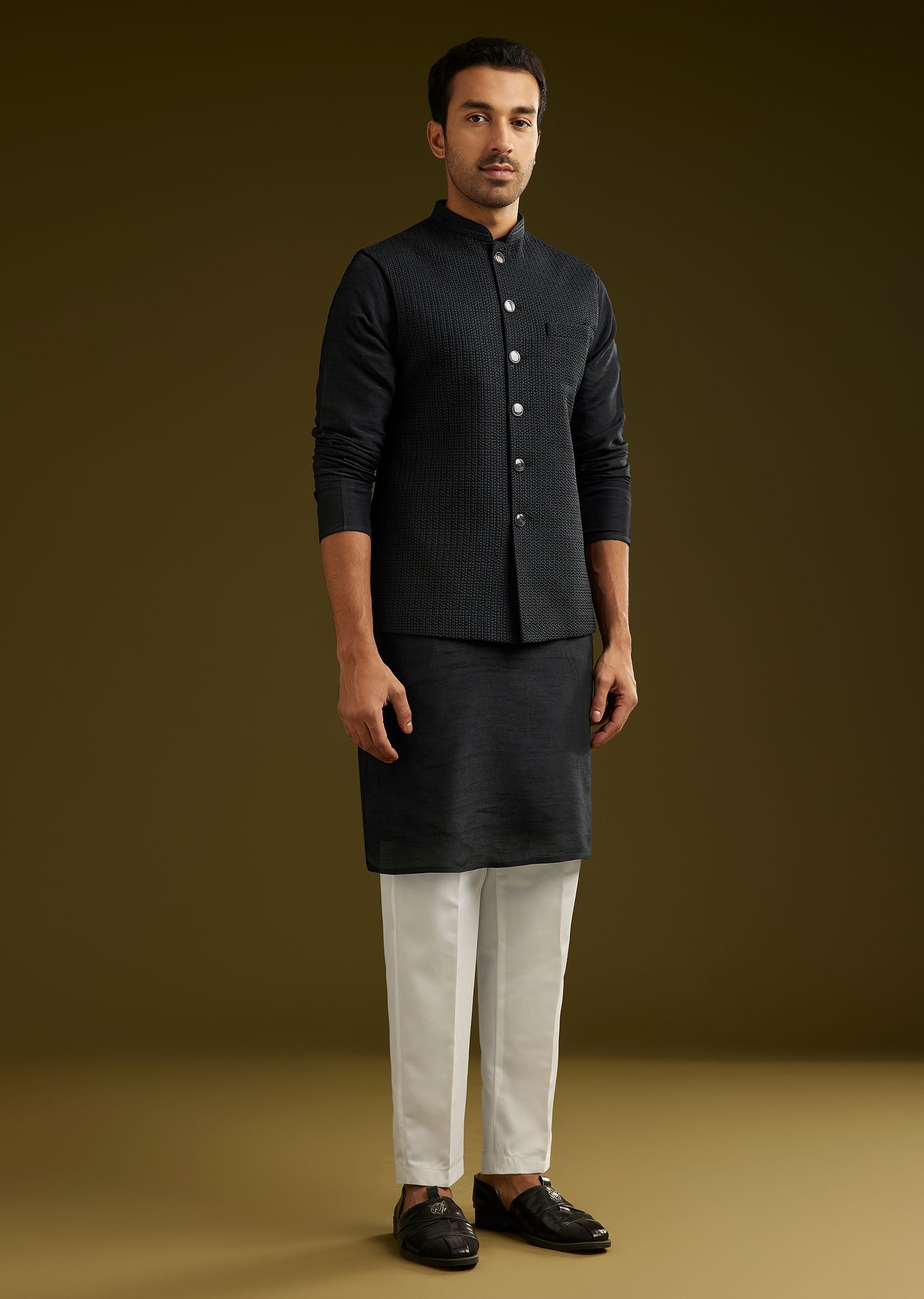 black-rayon-kurta-jacket-set-sg310124-2_63b24600-ad23-4cd4-a096-773b07856416.jpg