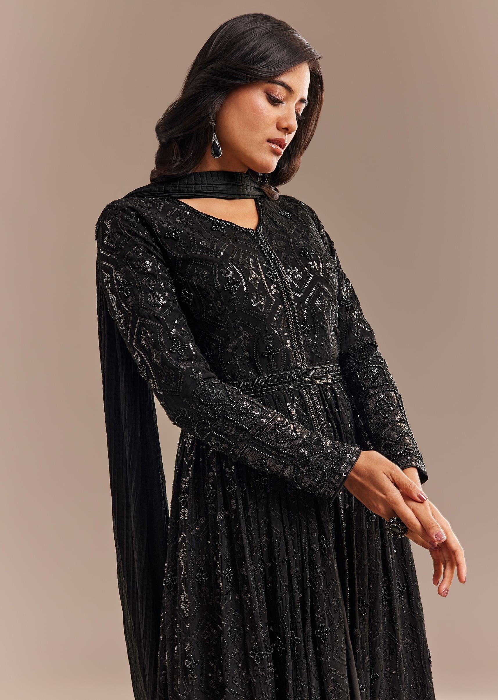 black-sequined-high-slit-anarkali-set-sg305424-4_b3bfaeba-ecf5-43c1-8509-006906f69b2e.jpg