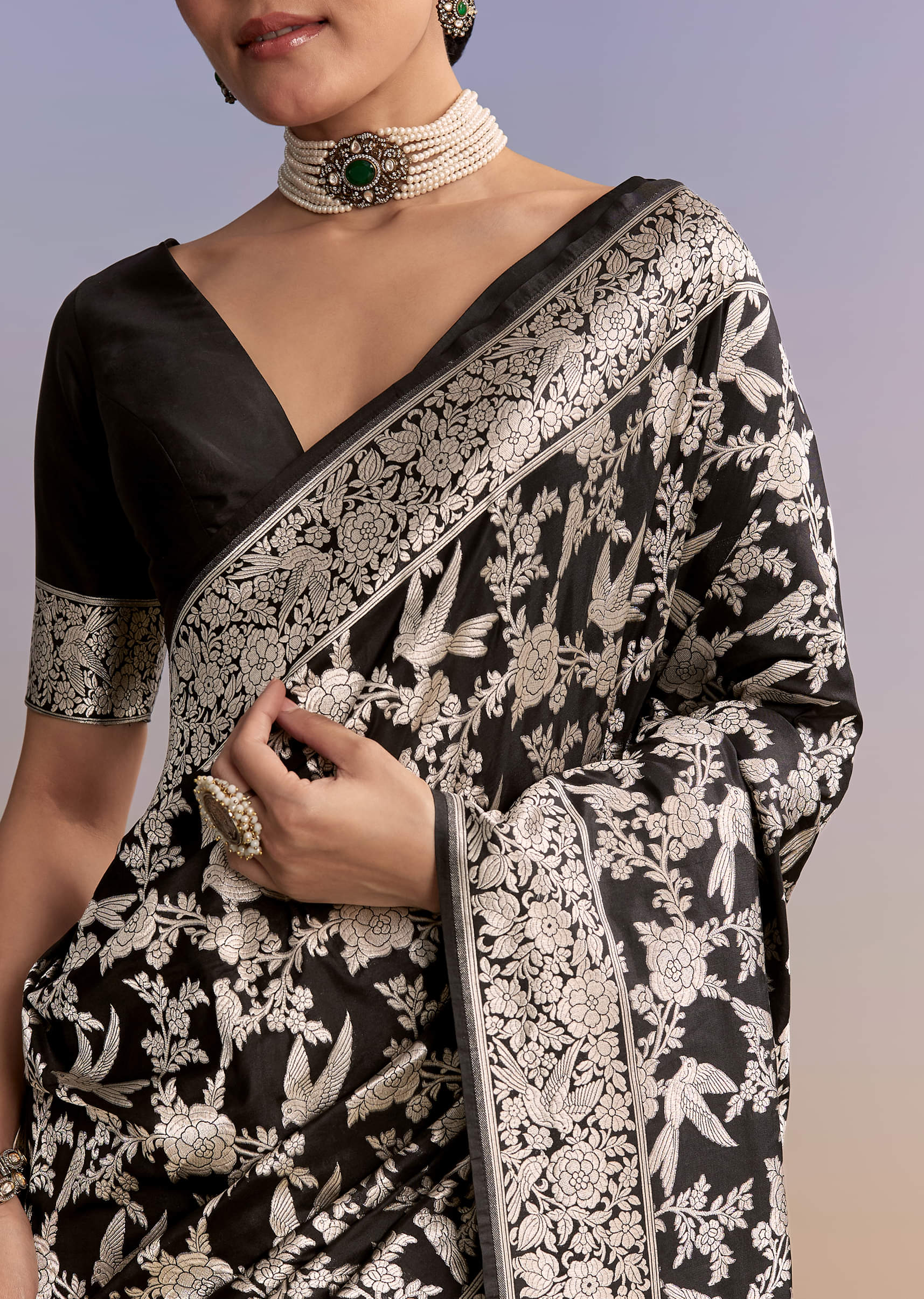 black-silk-handwoven-banarasi-saree-with-floral-zari-jaal-work-sg342740-2.jpg