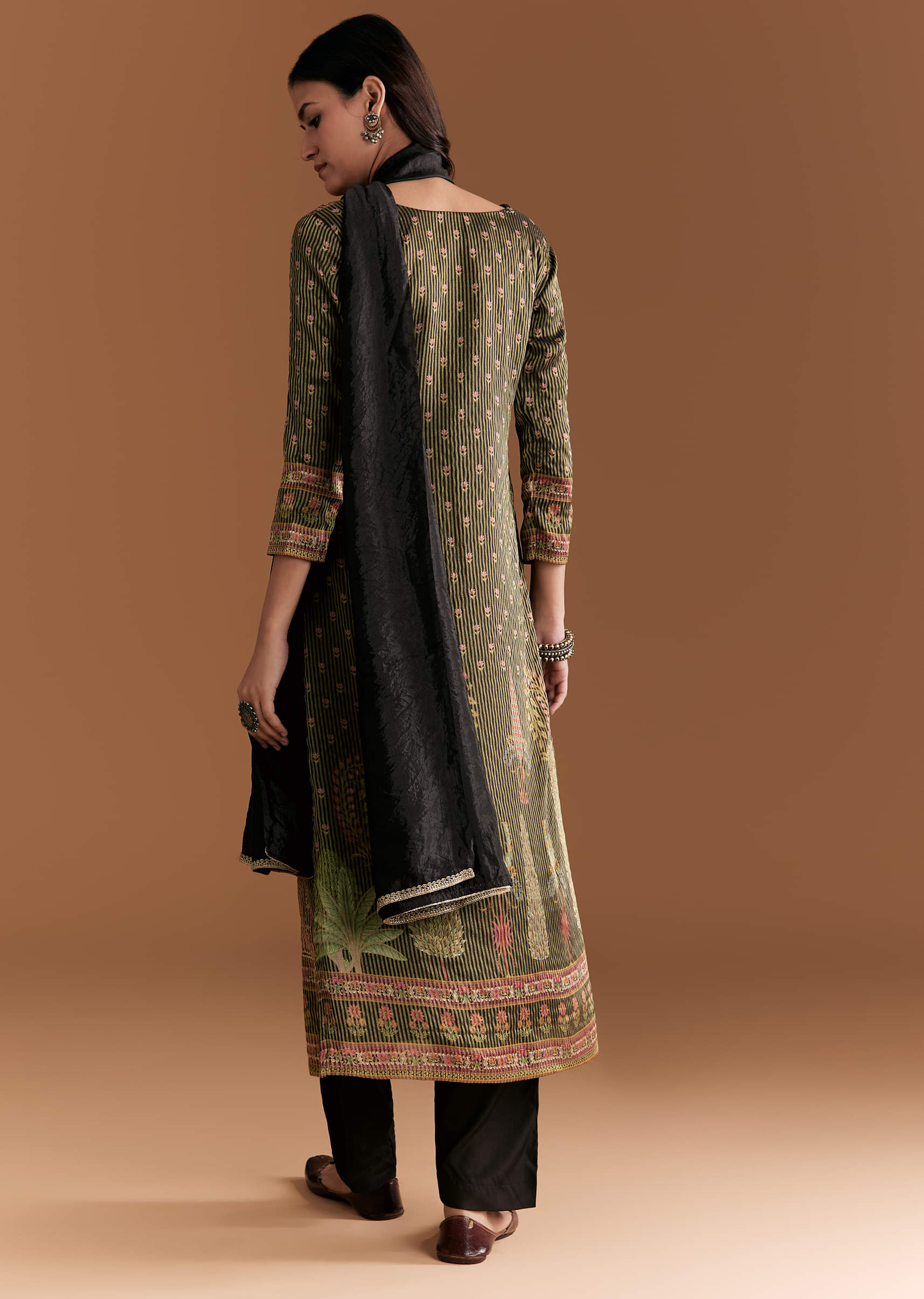 black-silk-kurta-set-with-floral-print-and-hand-embroidery-5.jpg