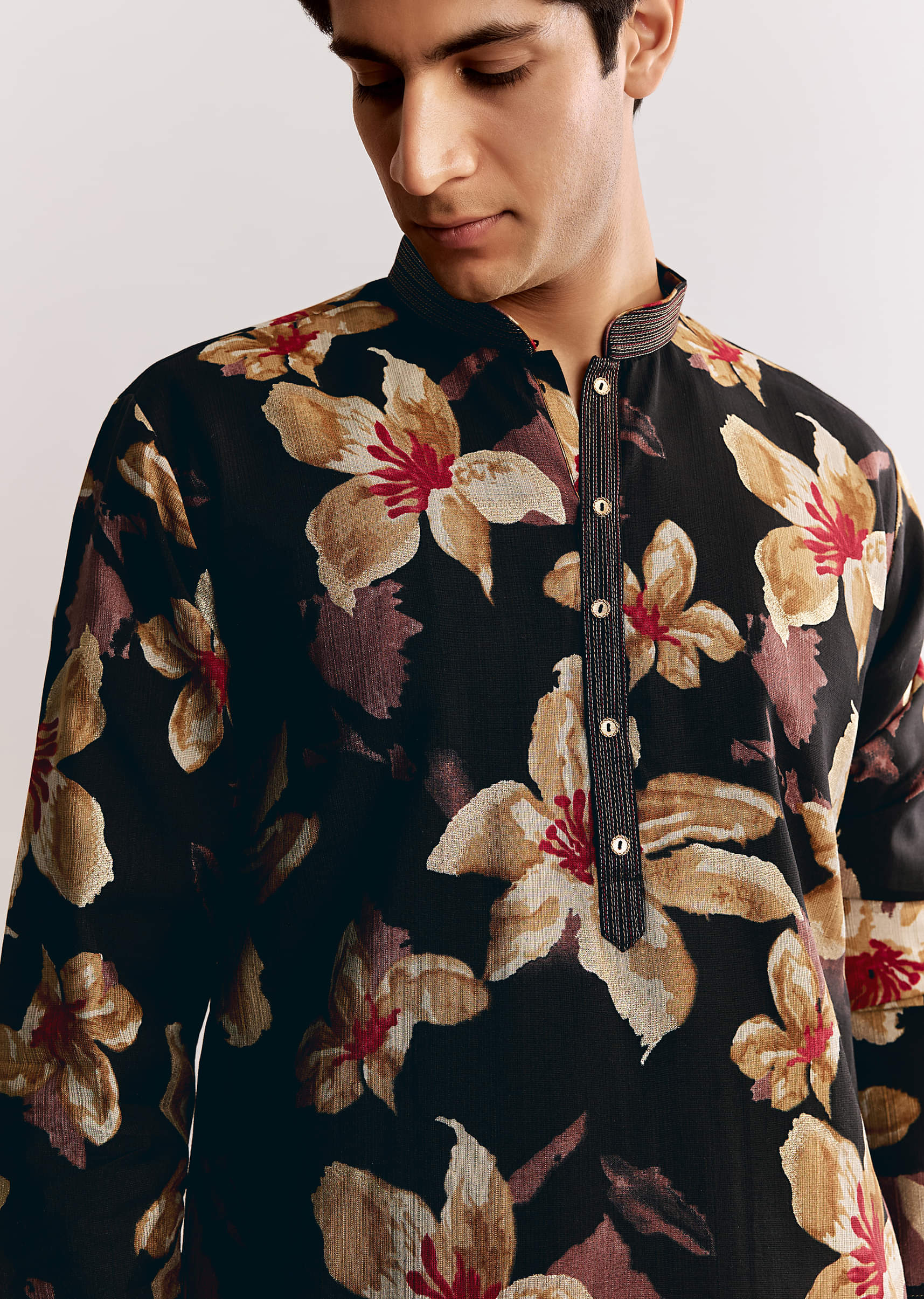black-silk-kurta-set-with-floral-print-sg320398-1_1cfafb59-e1b8-42df-a762-c1981f7695e9.jpg