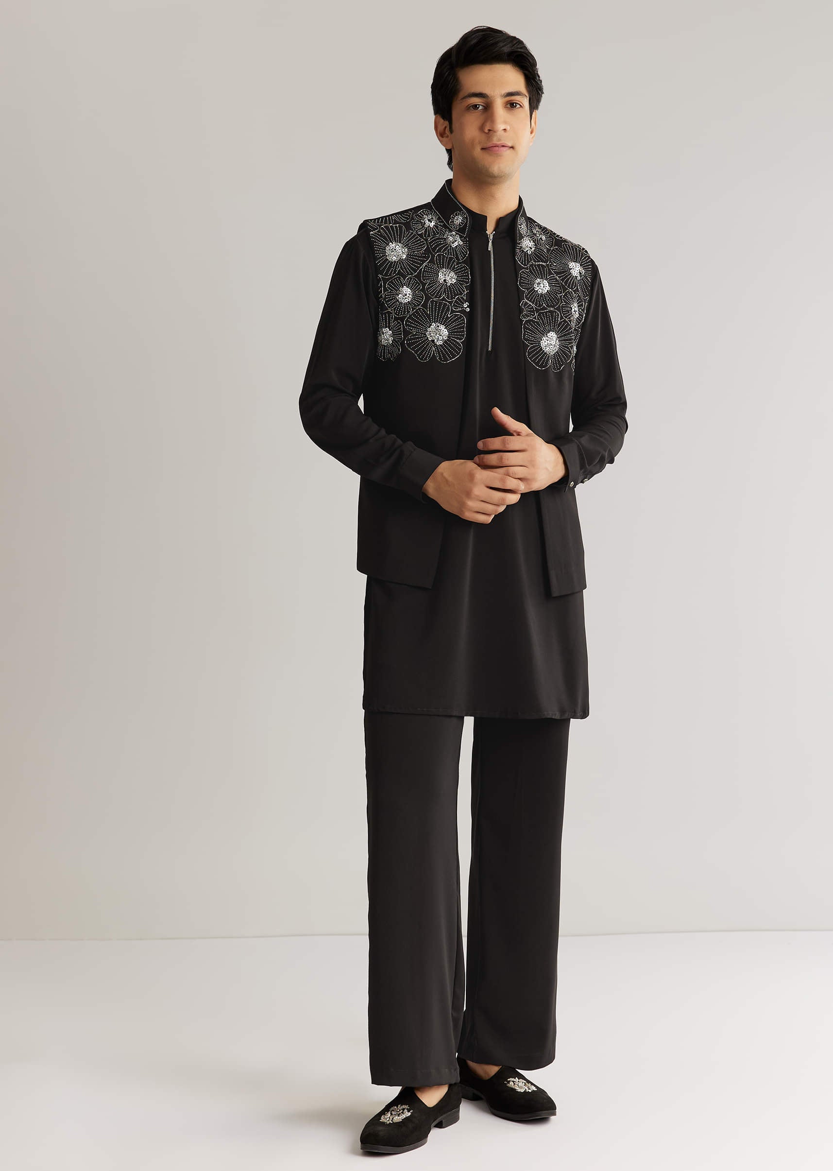 black-suiting-cutdana-sequins-floral-kurta-jacket-set-sg323448-5_ca358ca7-712c-452e-b9a7-623a47c8cd9c.jpg