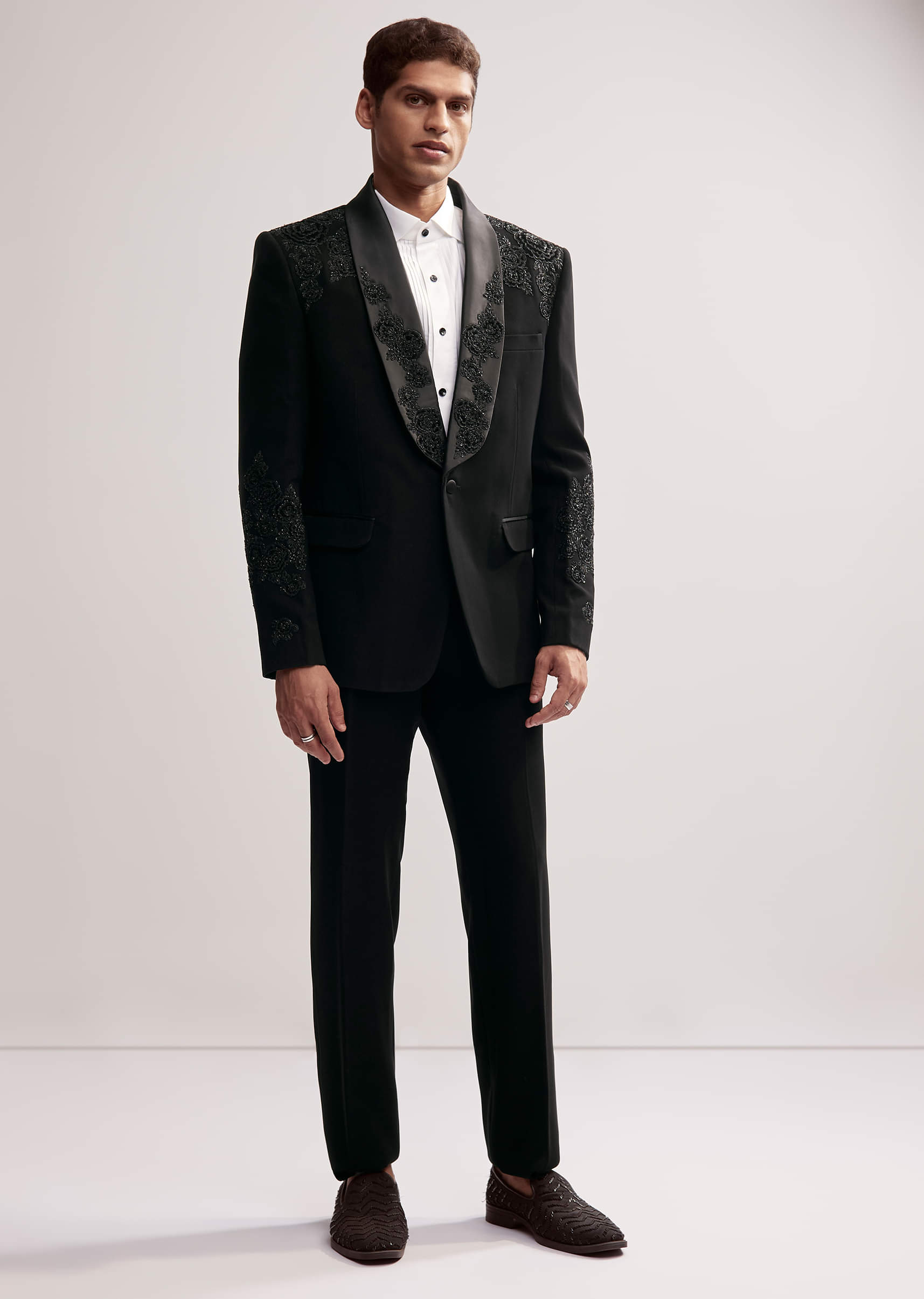 black-tuxedo-for-men-with-cut-work-shawl-collar-sg354400-2.jpg