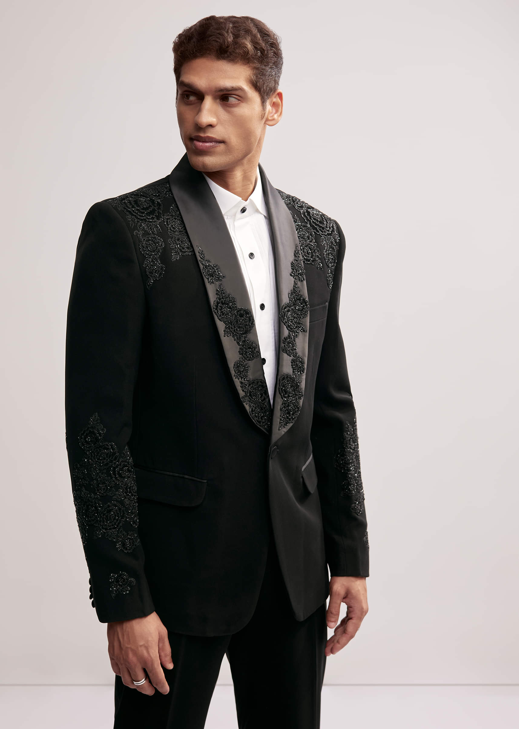 black-tuxedo-for-men-with-cut-work-shawl-collar-sg354400-3.jpg