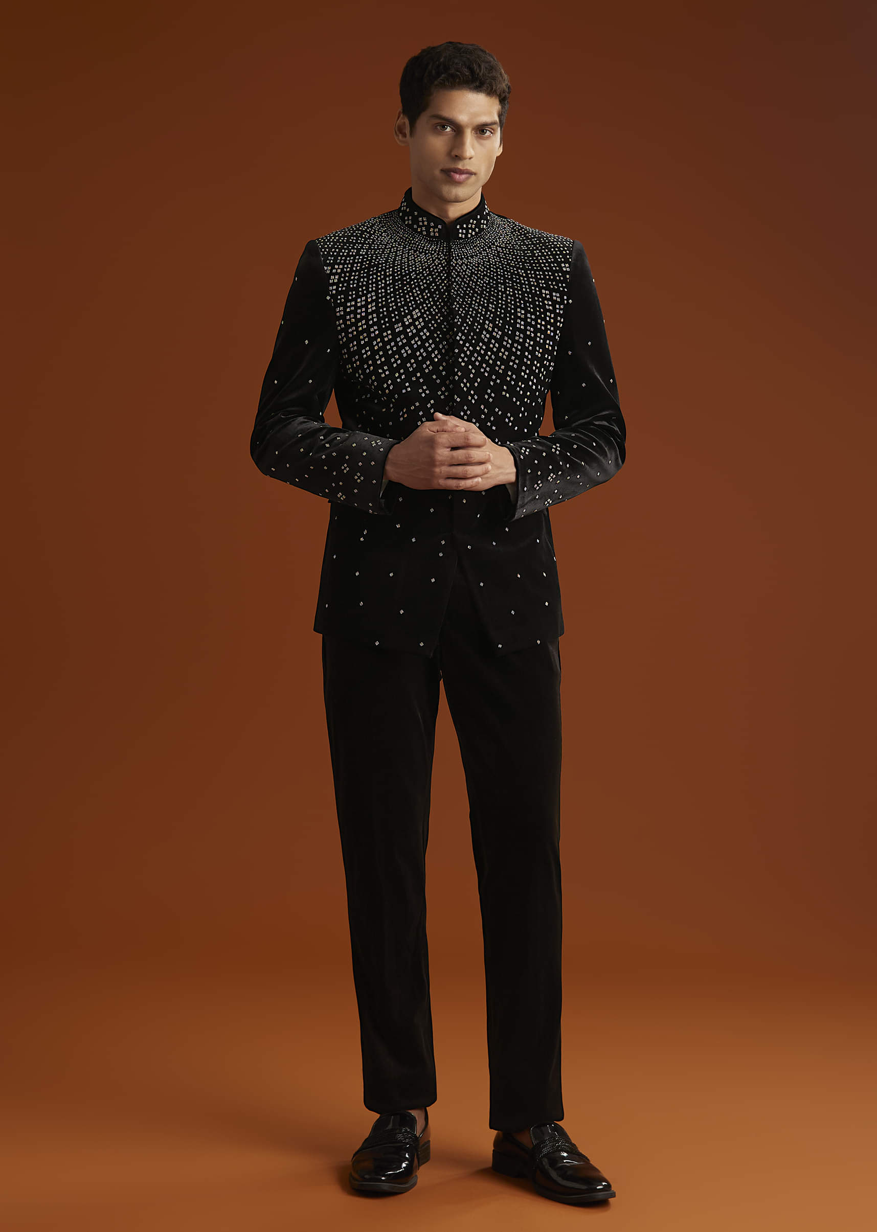 black-velvet-jodhpuri-suit-for-men-with-beads-work-sg344066-3.jpg