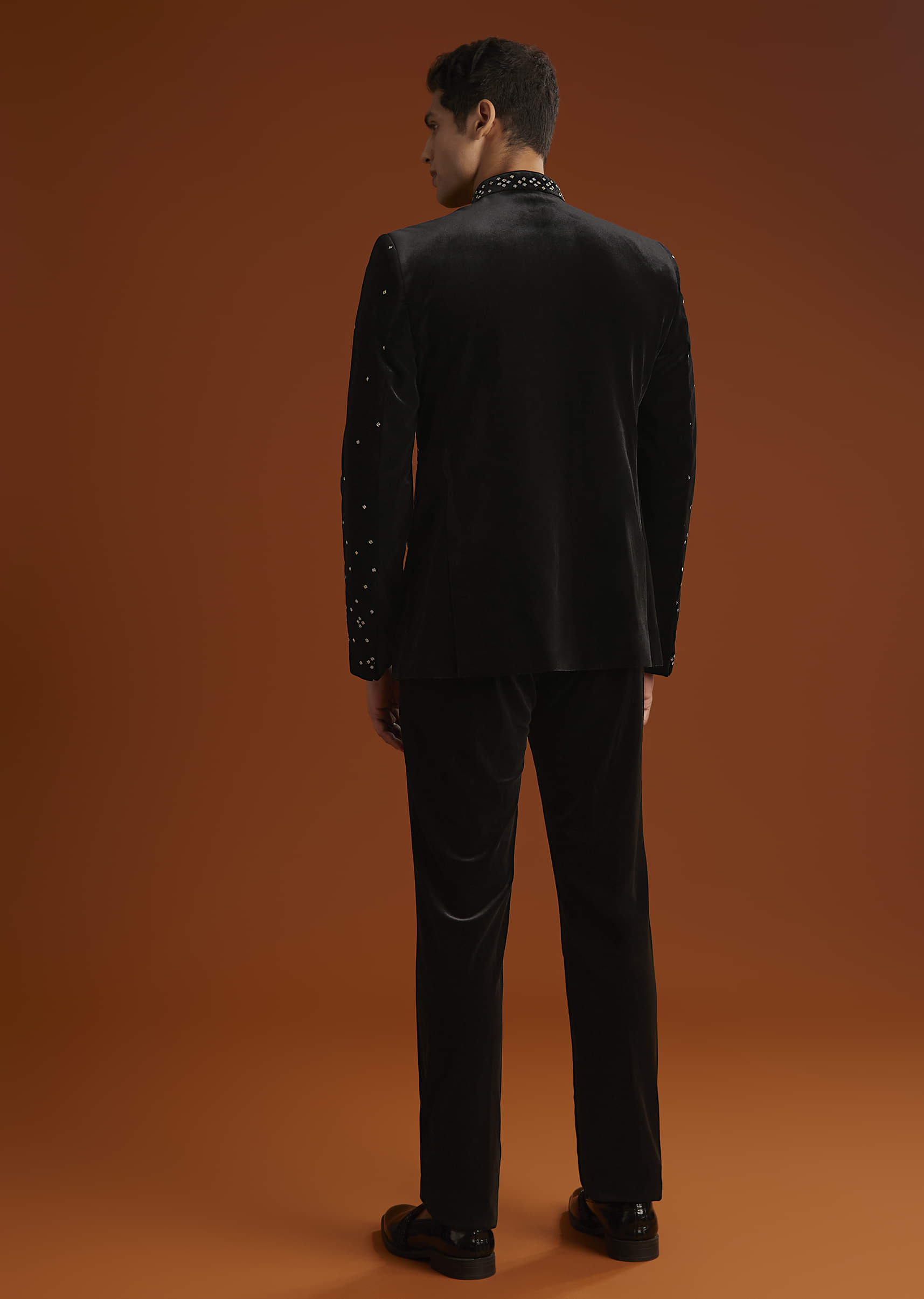 black-velvet-jodhpuri-suit-for-men-with-beads-work-sg344066-5.jpg