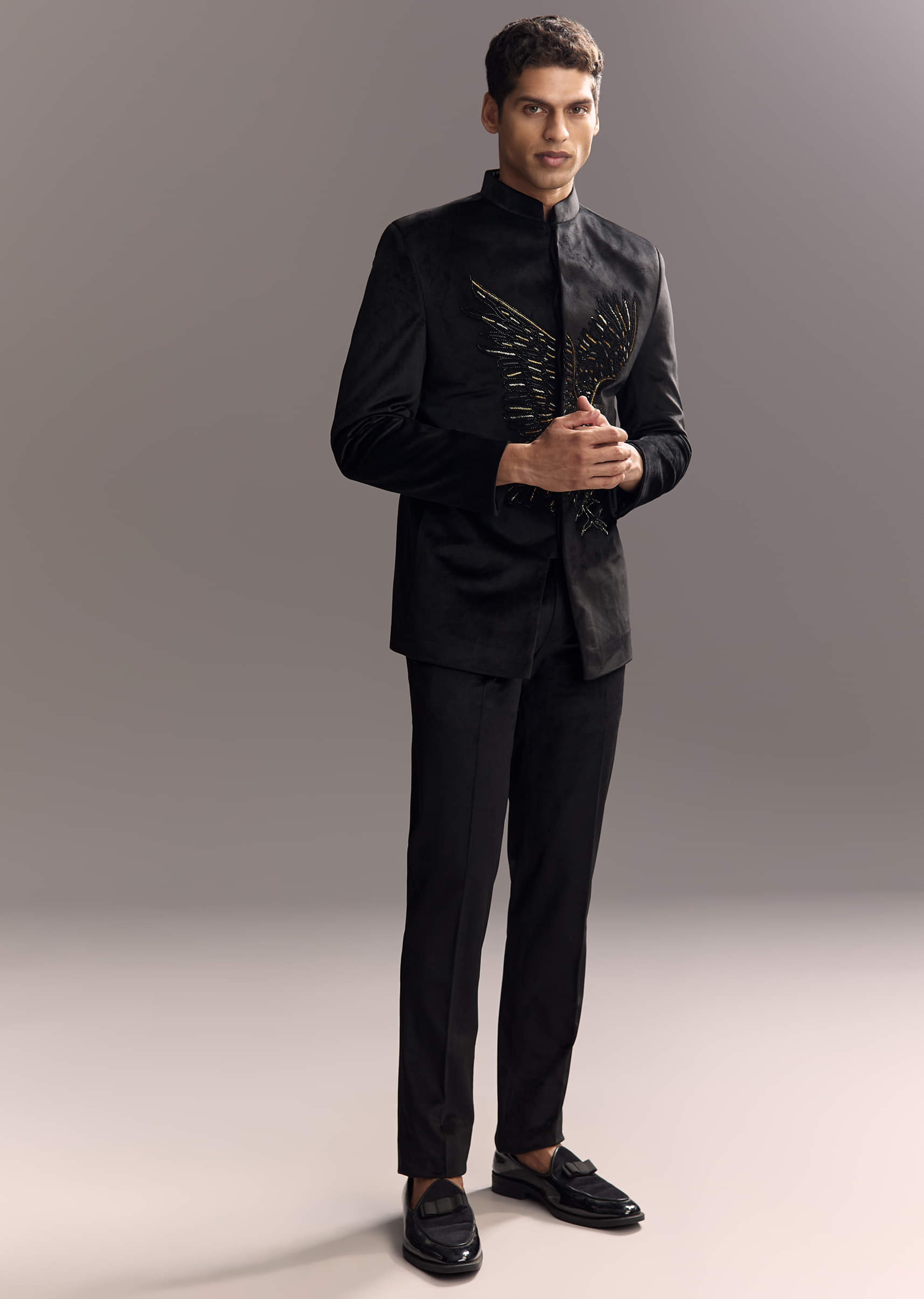 black-velvet-jodhpuri-suit-for-men-with-cutdana-embroidery-sg333172-1.jpg