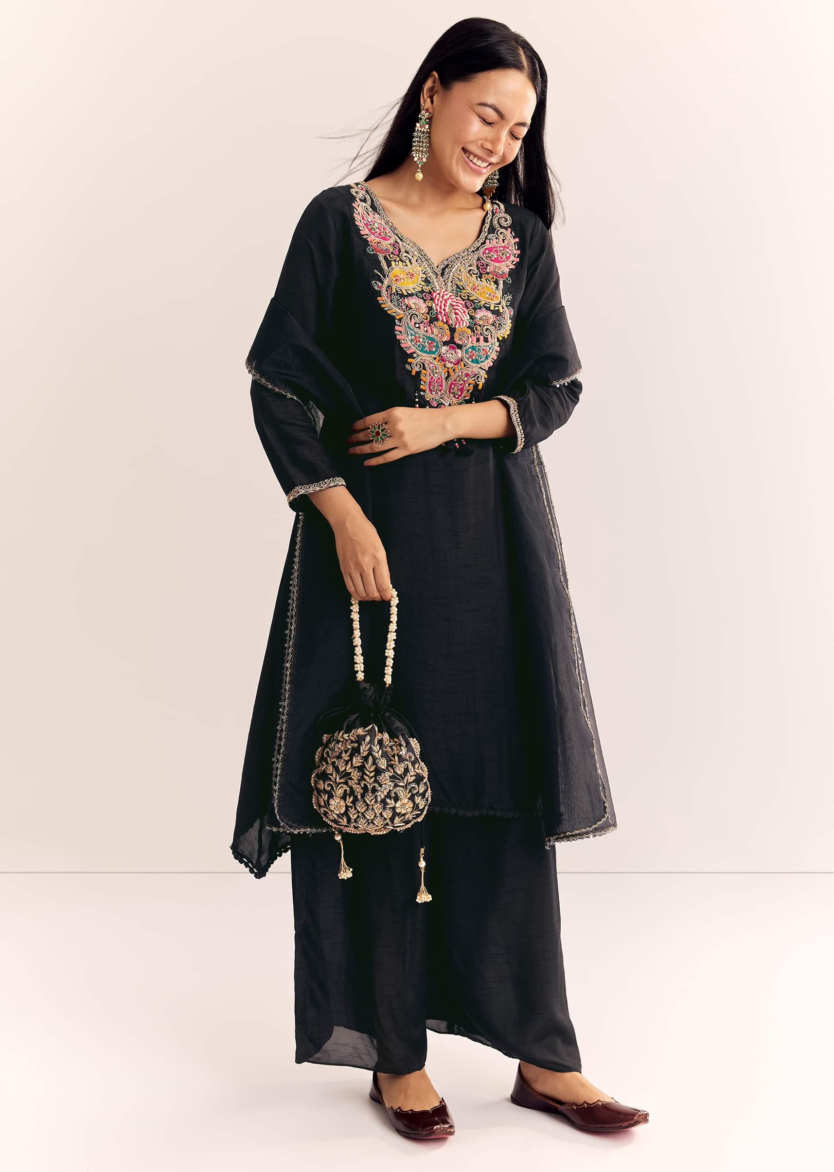black-zardosi-work-dola-silk-kurta-set-with-organza-dupatta-sg324554-2_ca47164e-ee5f-44dc-9c9b-f01823534987.jpg