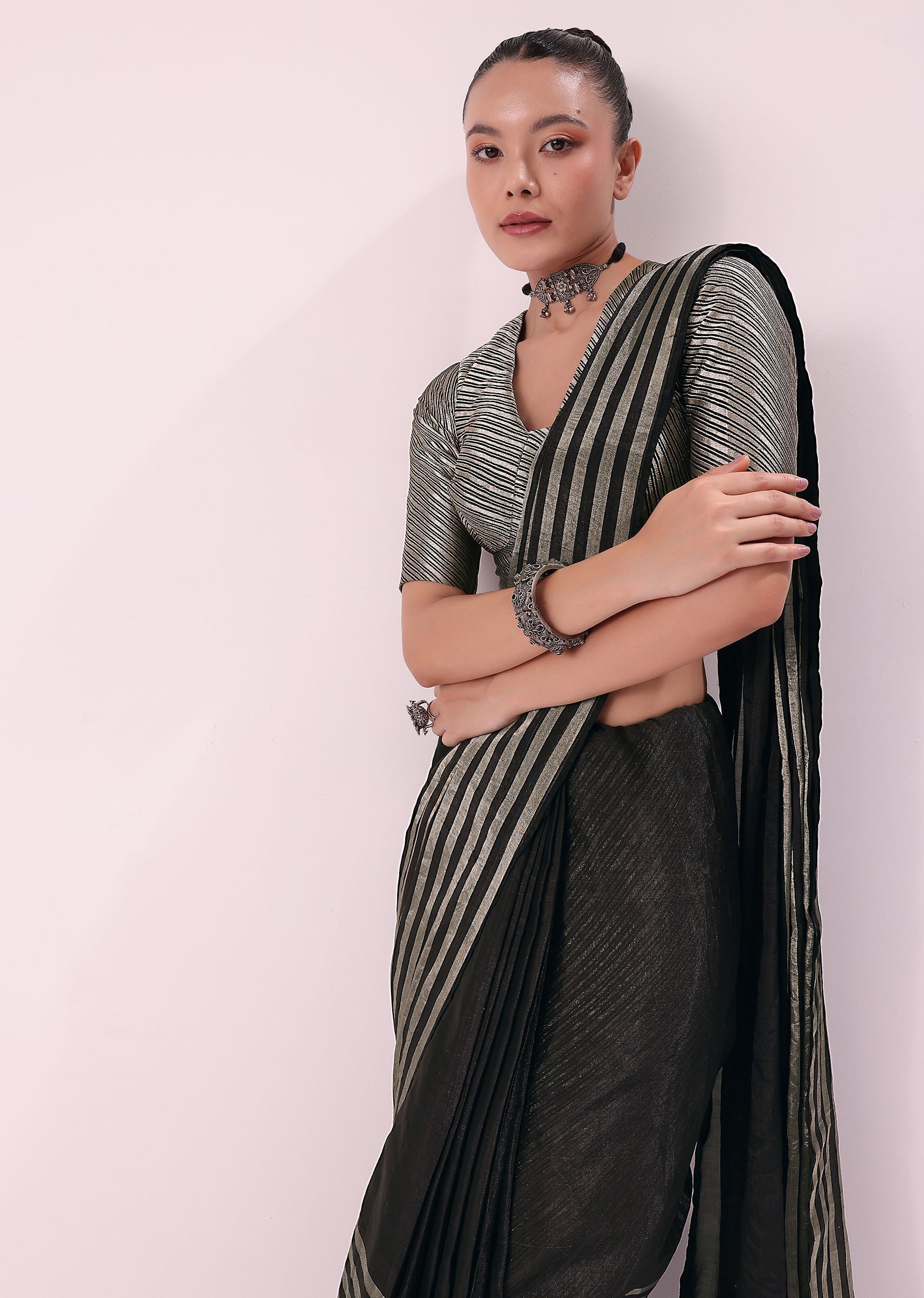black_and_silver_half_striped_chanderi_saree_and_stitched-sg227707_16_3b9c5df0-24e3-42b9-be54-0c9385150961.jpg