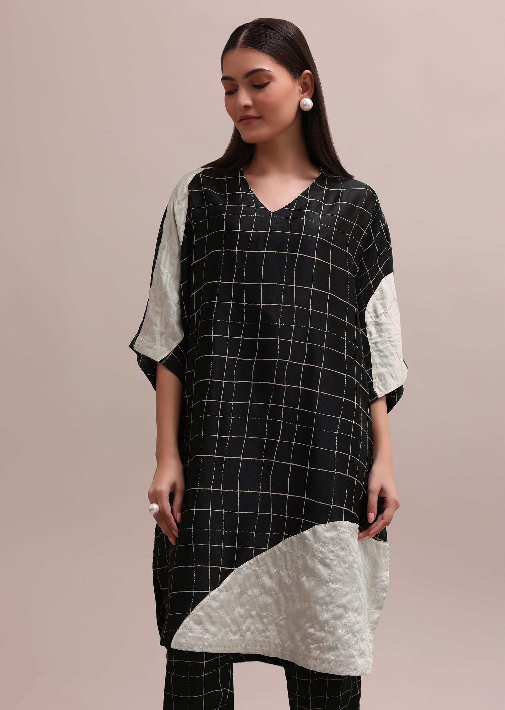 black_and_white_checks_colour_block_woven_crepe-sg222320_12_8821e0f1-e5fd-4a0f-9c55-0ef7660af0cb.jpg