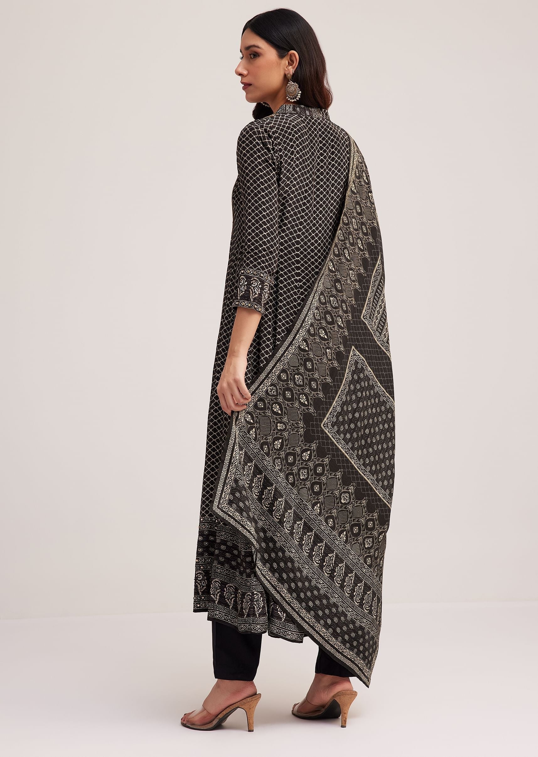 black_bagru_printed_anarkali_set_with_dupatta-sg292199_5_e1cfa843-3c0e-44c4-8651-6e90880adc90.jpg