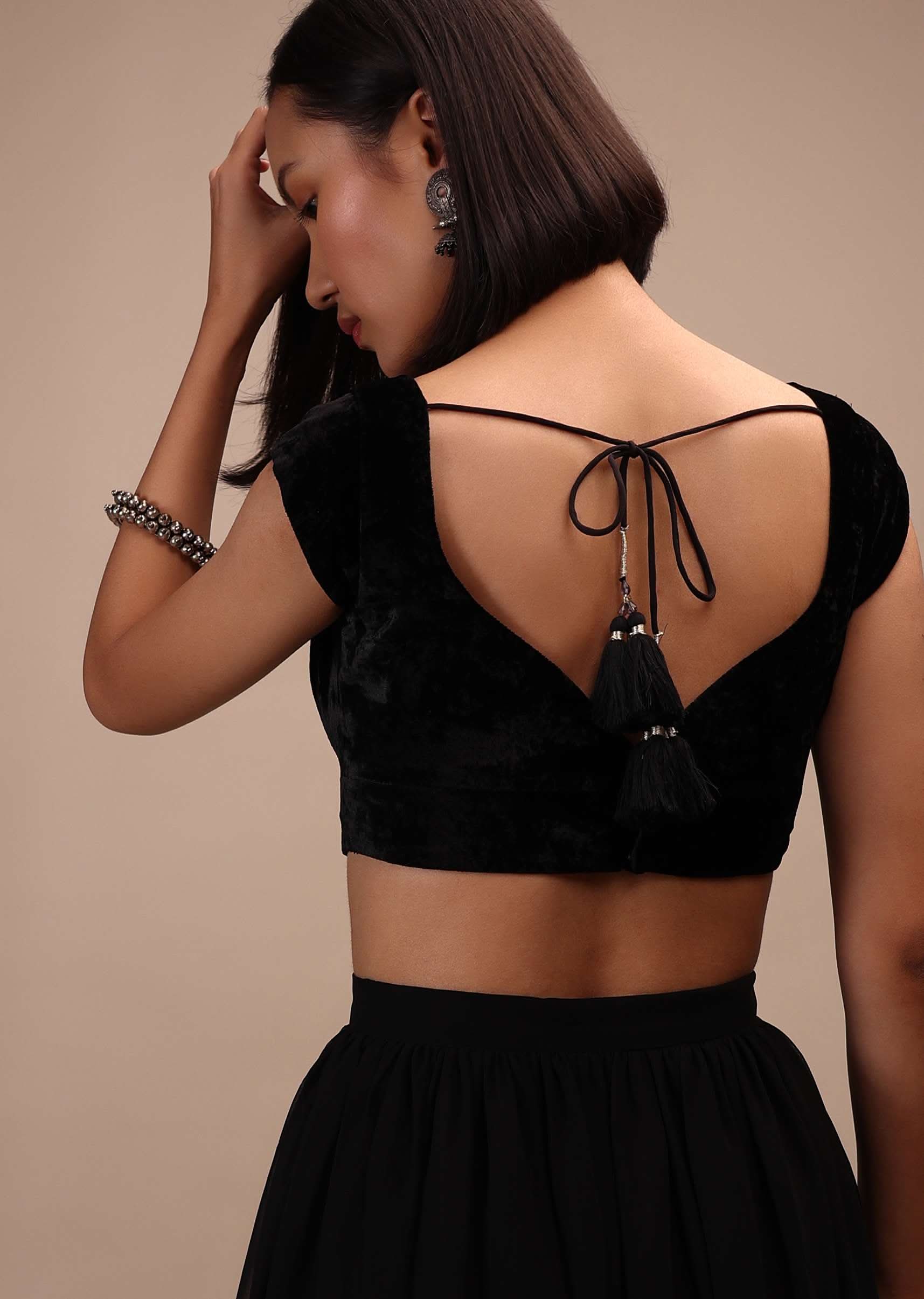 black_cap_sleeves_blouse-m001blat446y-sg92241_5_961cf512-fa5c-4971-a16f-cb7a73c60e7c.jpg
