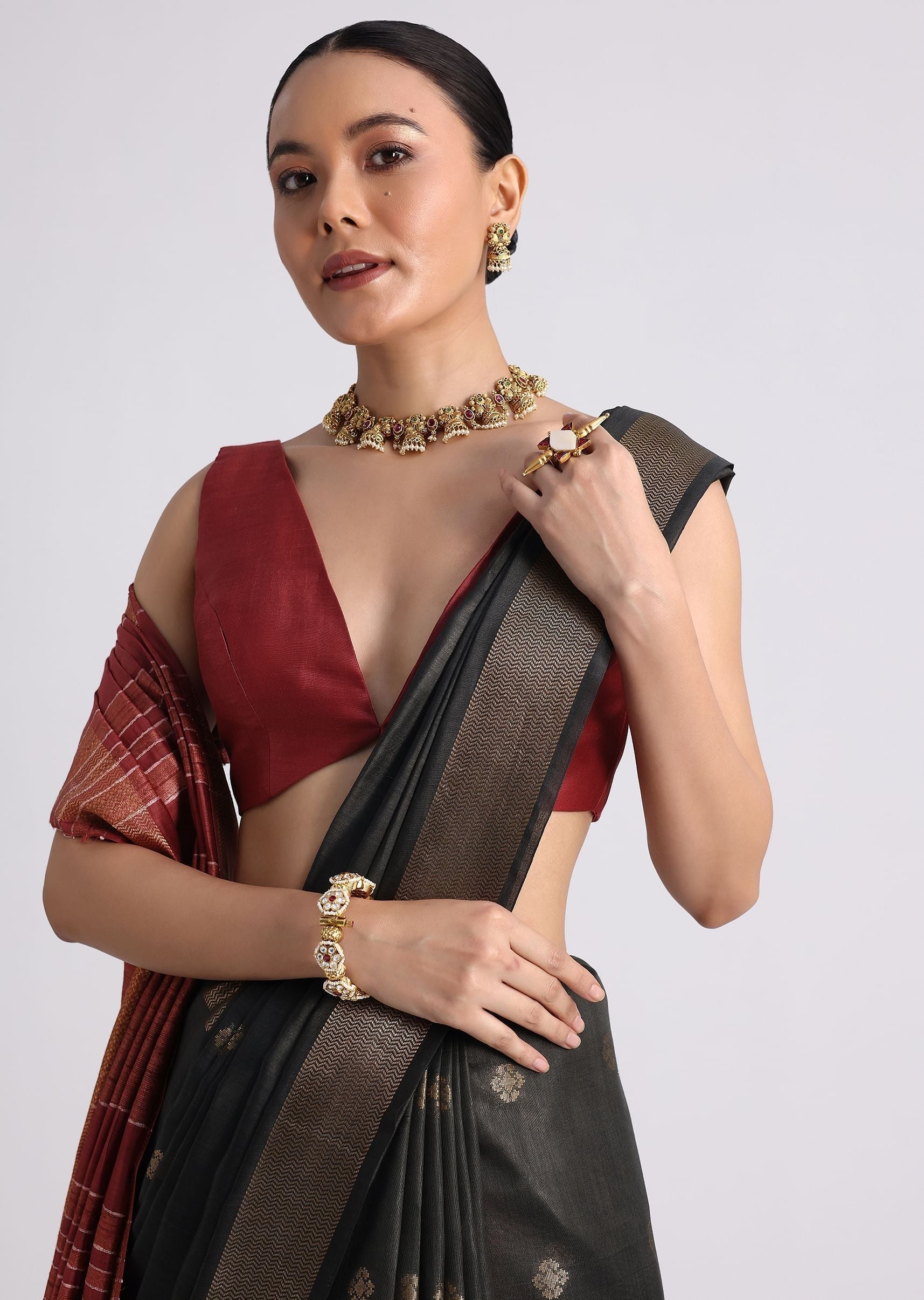 black_colorblock_spun_silk_saree_with_woven-sg262460_3_f8632591-970d-4d4b-ada6-9a42f2254db3.jpg