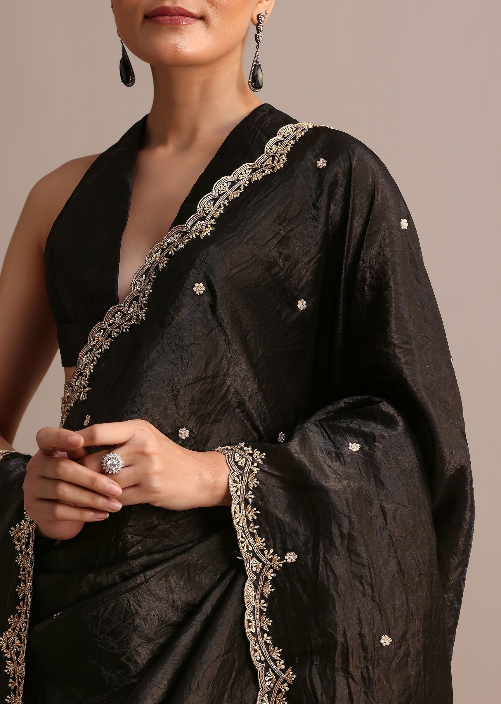 black_crushed_tissue_saree_with_sequin_and_cutdana-sg249060_8_7b562dc9-c85b-401a-8d95-39e68e264422.jpg