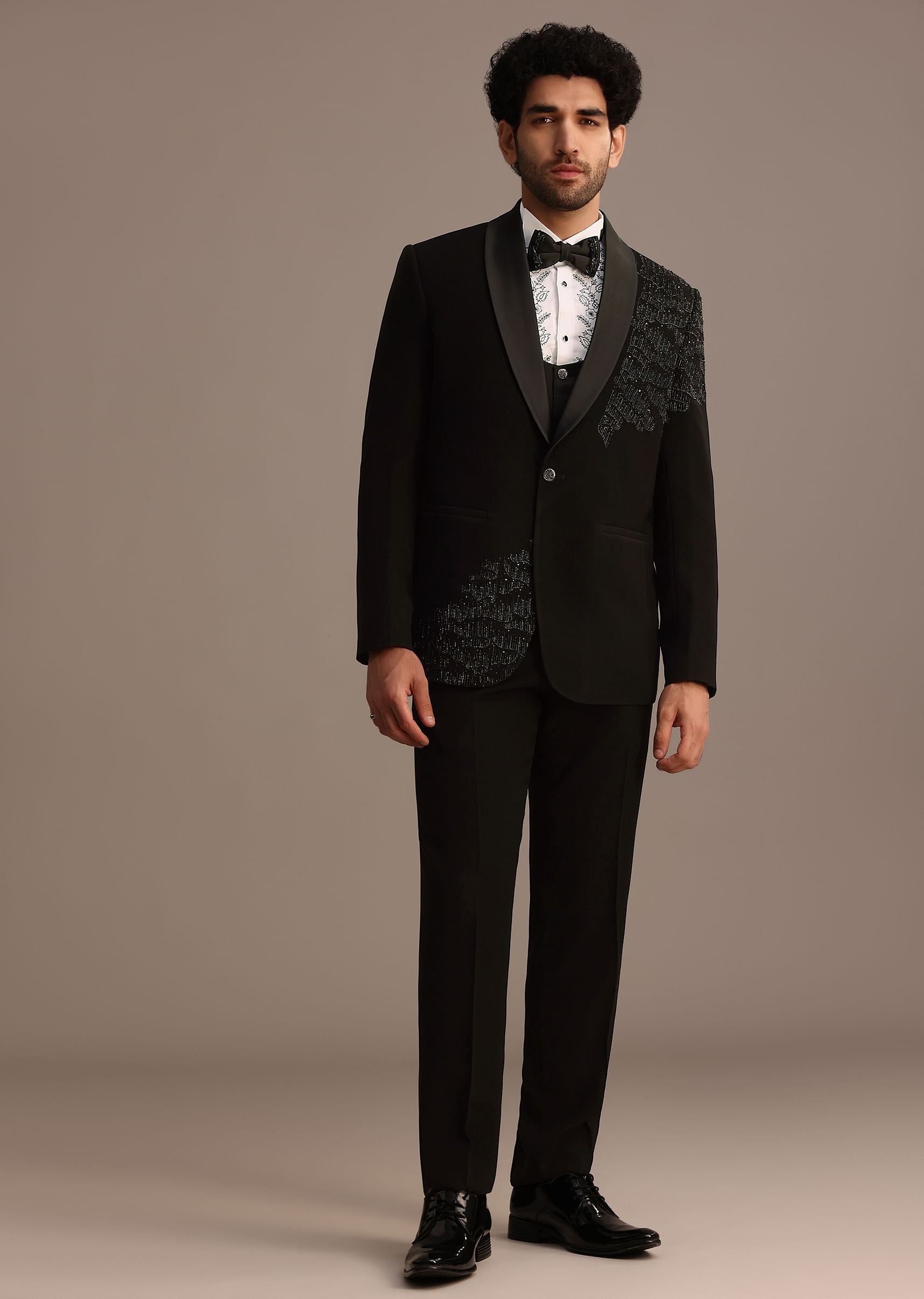 black_embellished_tuxedo_suit-sg252551_4_023d6e24-124e-47c2-8f2b-78c5e5337fc9.jpg