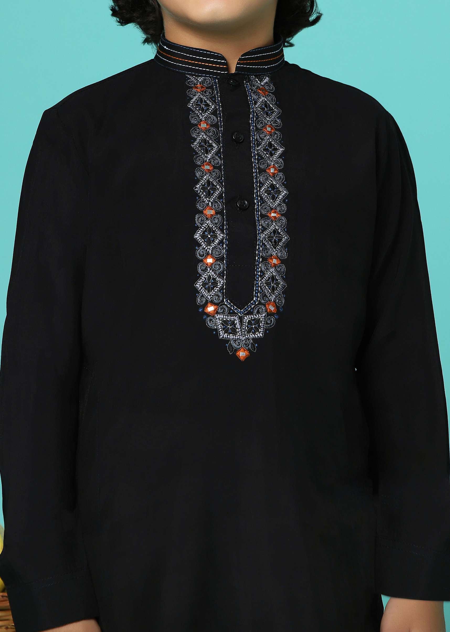 black_embroidered_kurta-sg159760_4_a9e53515-d8c2-45b6-932a-e5c558ecd387.jpg
