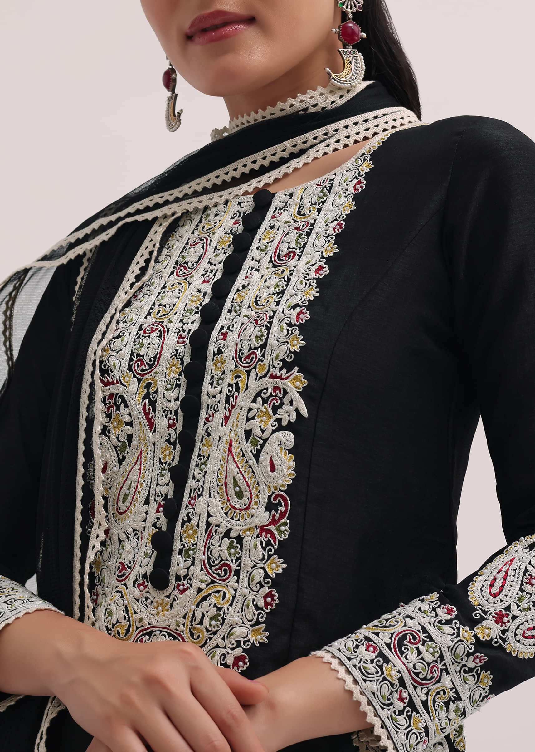 black_embroidered_silk_kurta_pant_set-sg222401_5_eb201120-5e22-4bb3-9053-c80e464d85db.jpg