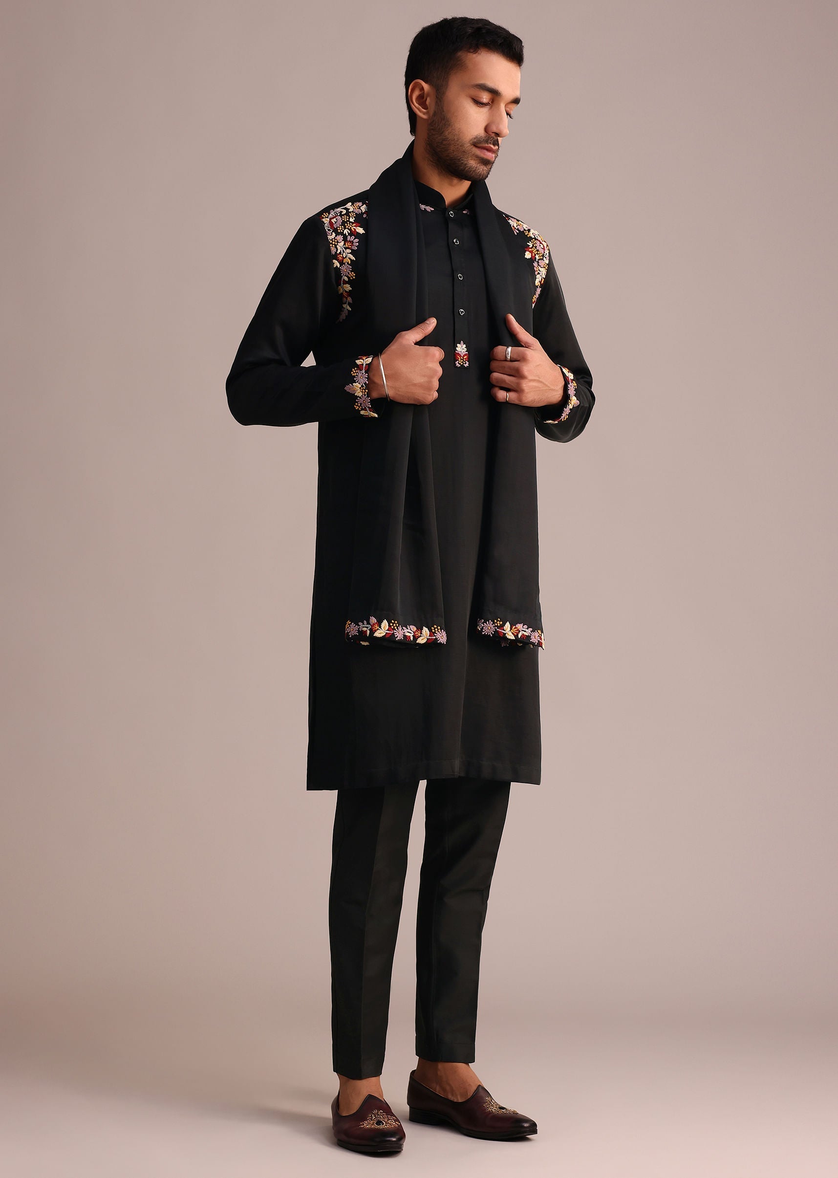 black_floral_hand_work_kurta_set_with_dupatta-sg229590_4_4268a65c-dc92-413d-a38d-1b6b2ec7827c.jpg