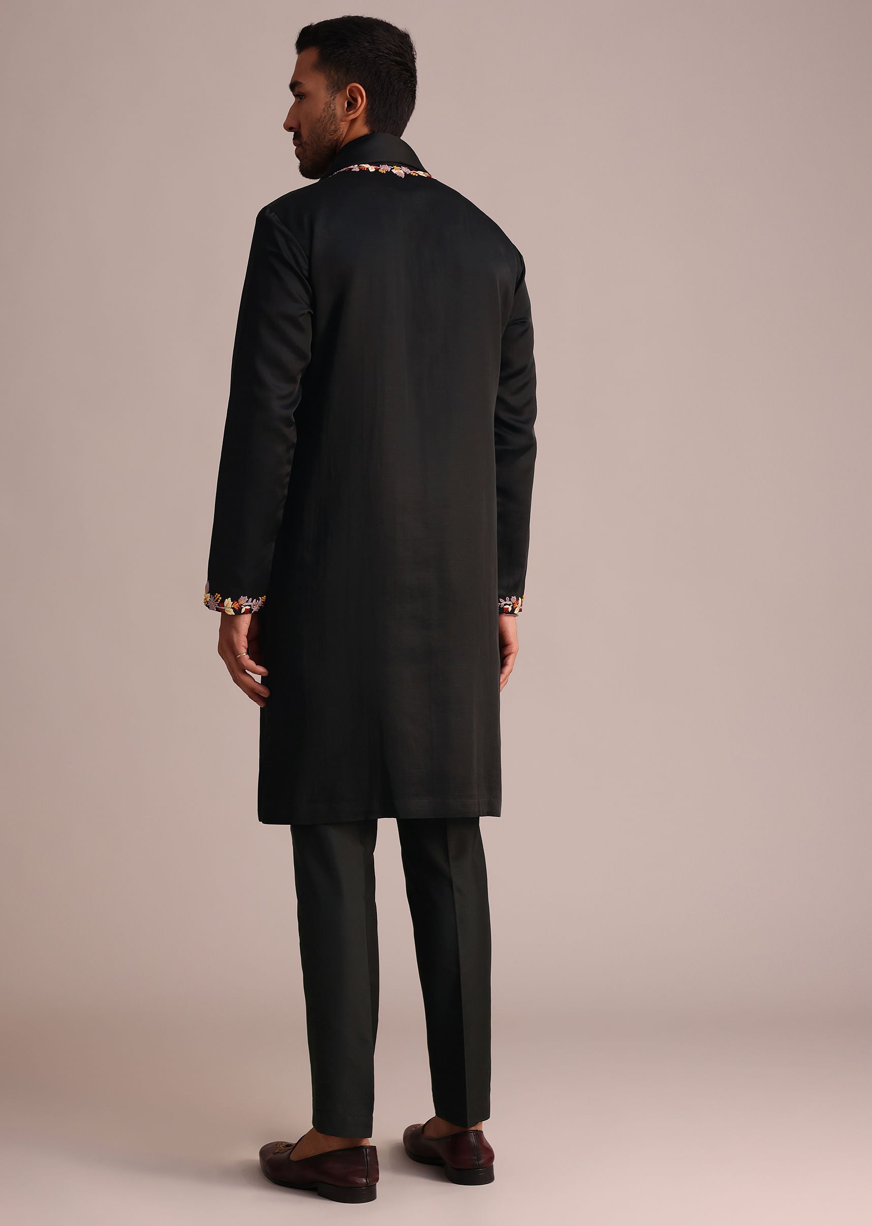 black_floral_hand_work_kurta_set_with_dupatta-sg229590_8_fa974367-8b23-47d8-858c-baf9d652d60c.jpg