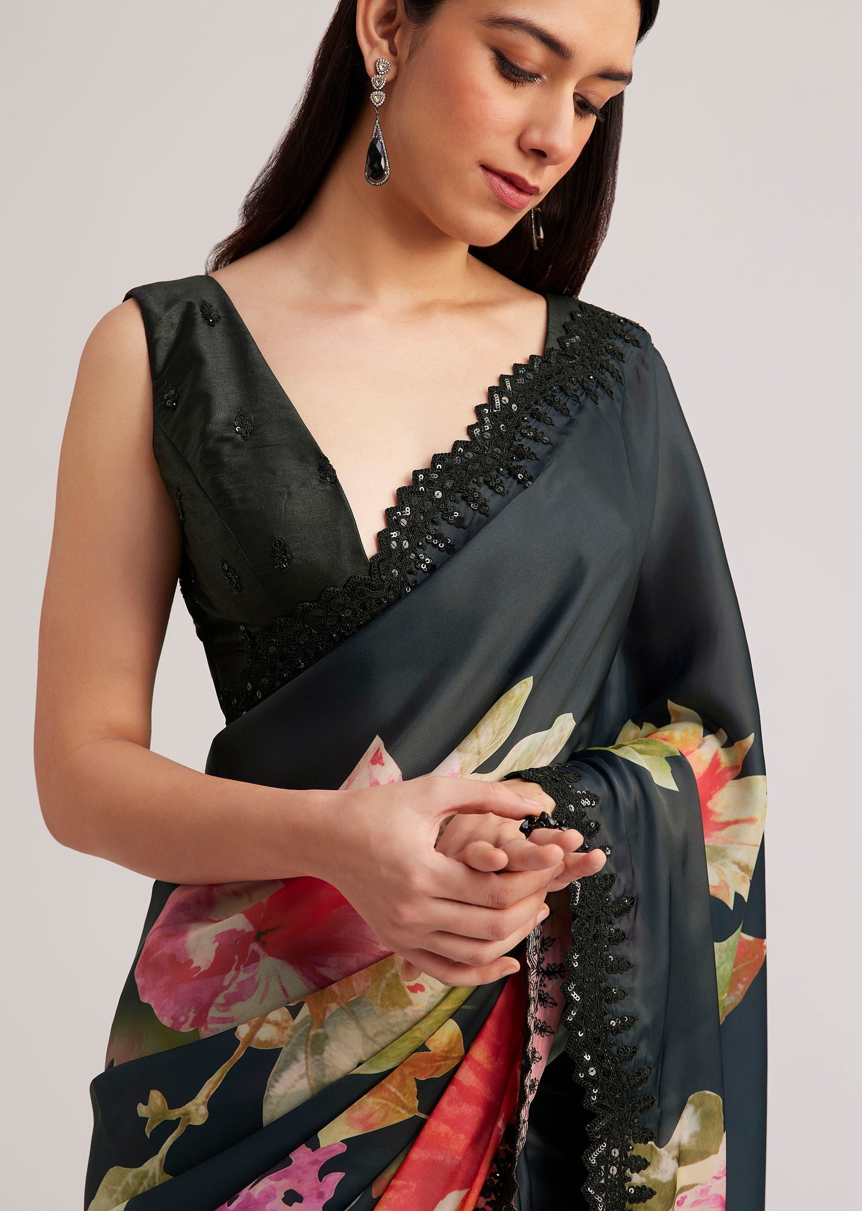 black_floral_printed_satin_saree_with_sequins-sg272119_12_b101ee22-7c34-48fc-b18f-9343d50cb47e.jpg