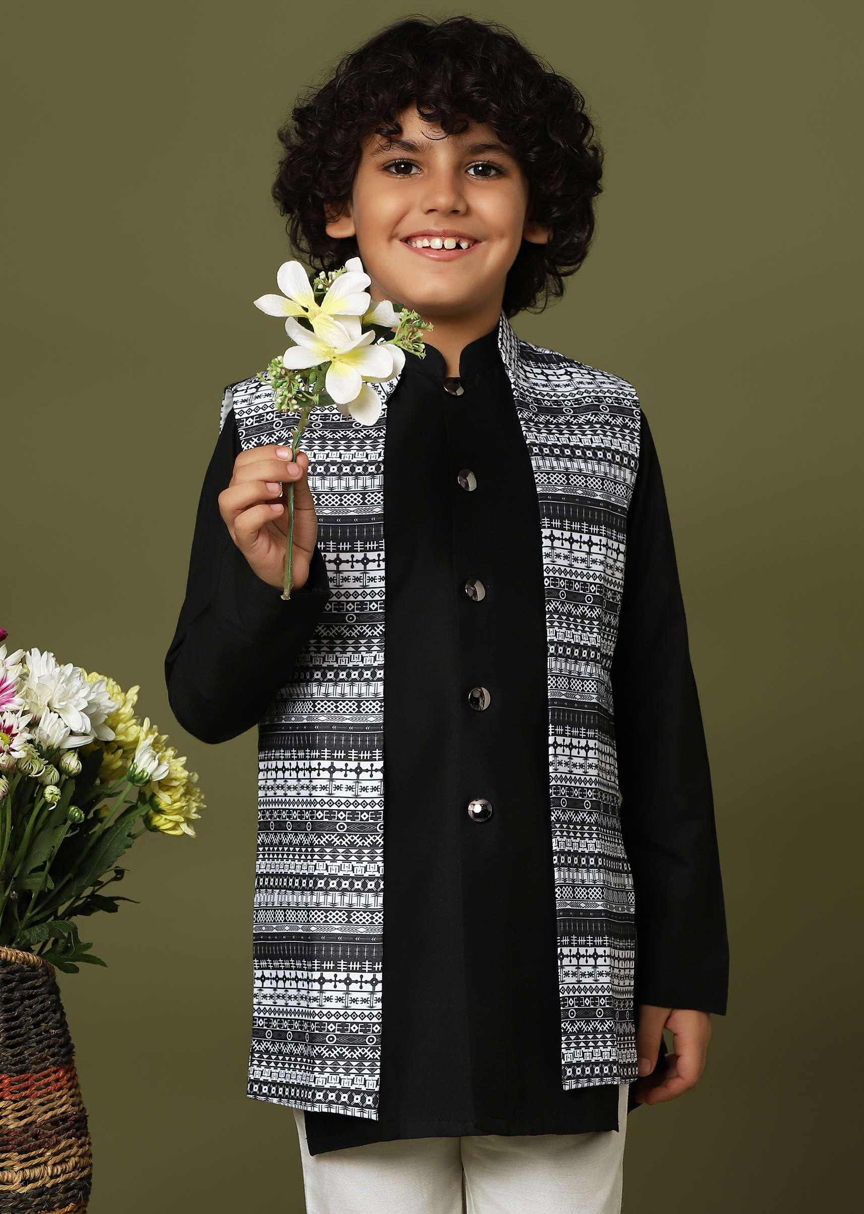 black_jacket_kurta_set-sg158520_4_8f96ca72-46bc-43d5-a20b-38a9c65c44ca.jpg