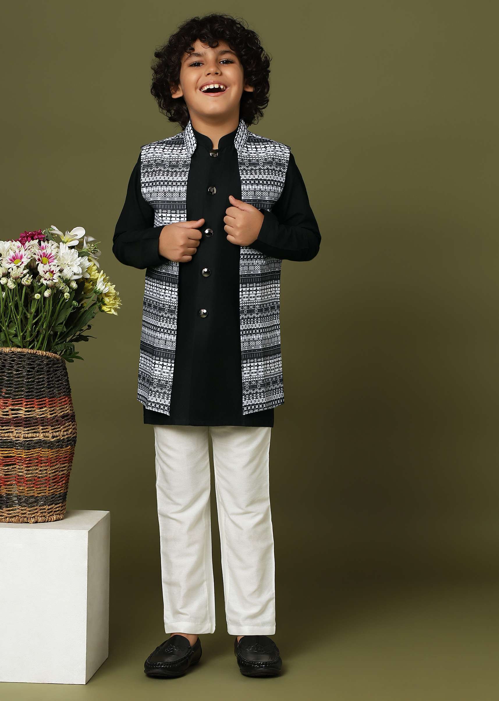 black_jacket_kurta_set-sg158520_5_d79295d4-440b-4514-bf82-991dc1dbce11.jpg