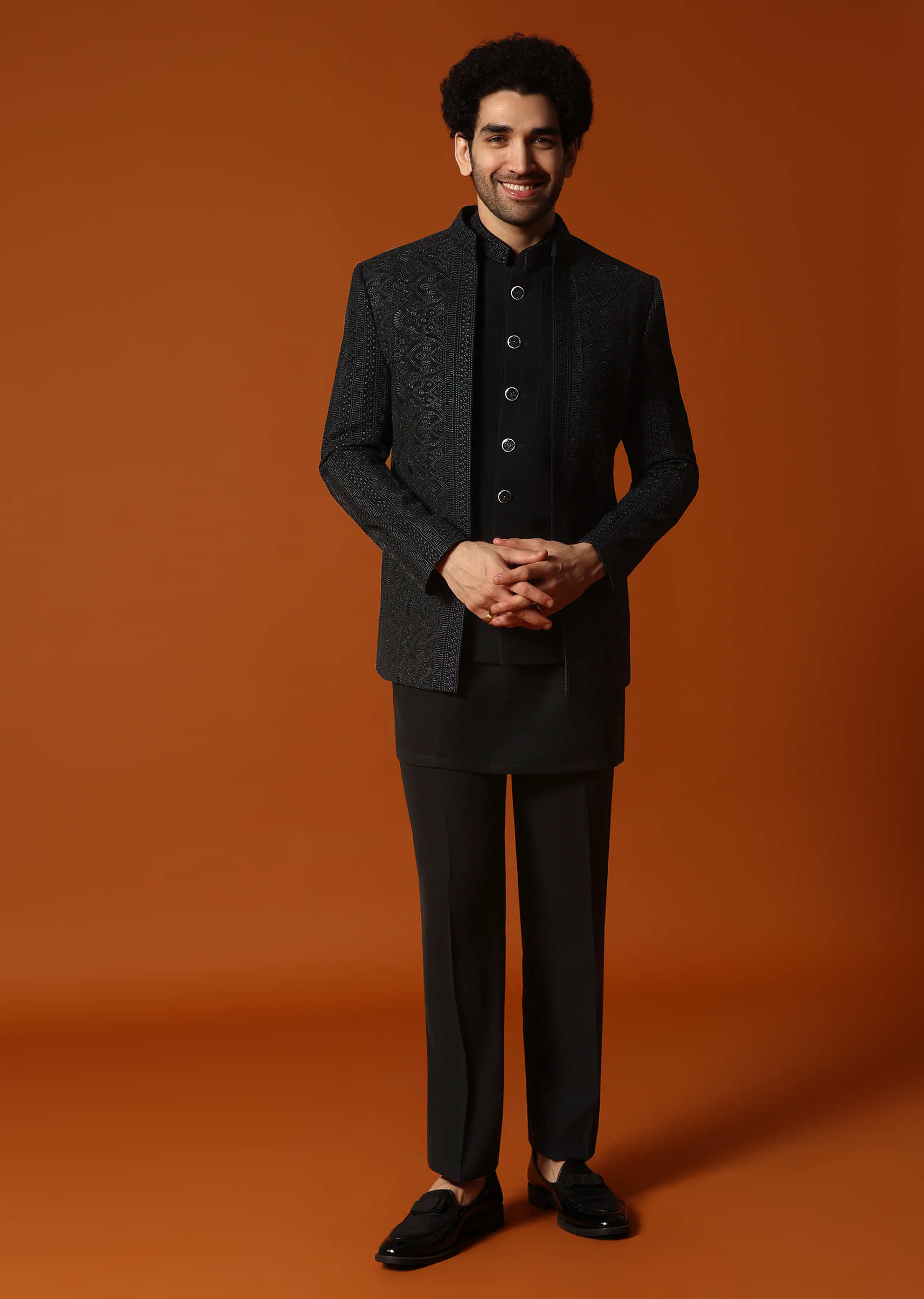 black_jodhpuri_set_in_resham_work-sg228486_7_b0e9a307-85ec-40d8-a360-e9f1a862e687.jpg