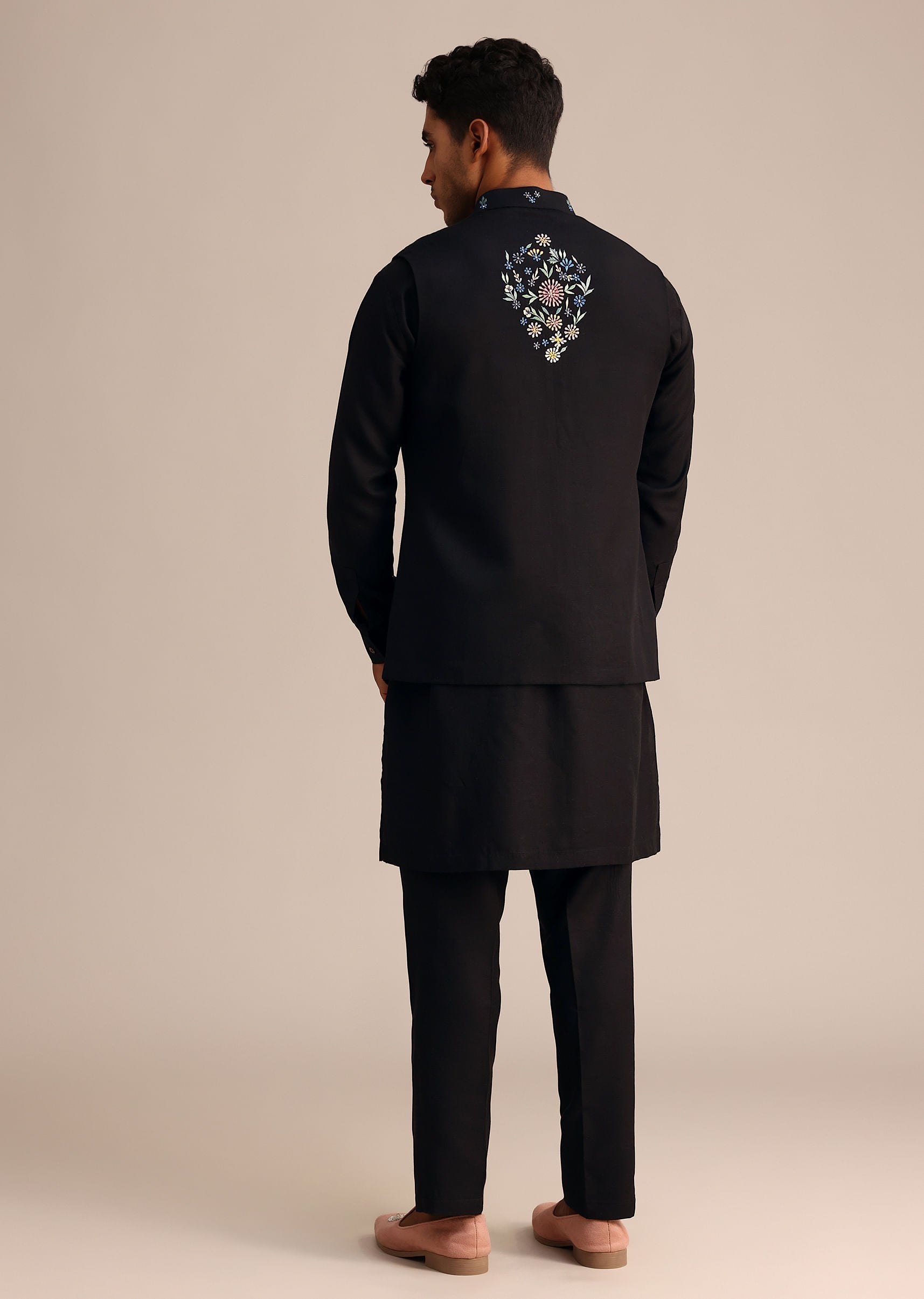 black_kurta_jacket_set_with_floral_embroidered_motifs-sg273096_1_04a6a3c1-f065-429e-95e7-da98ebe9318d.jpg