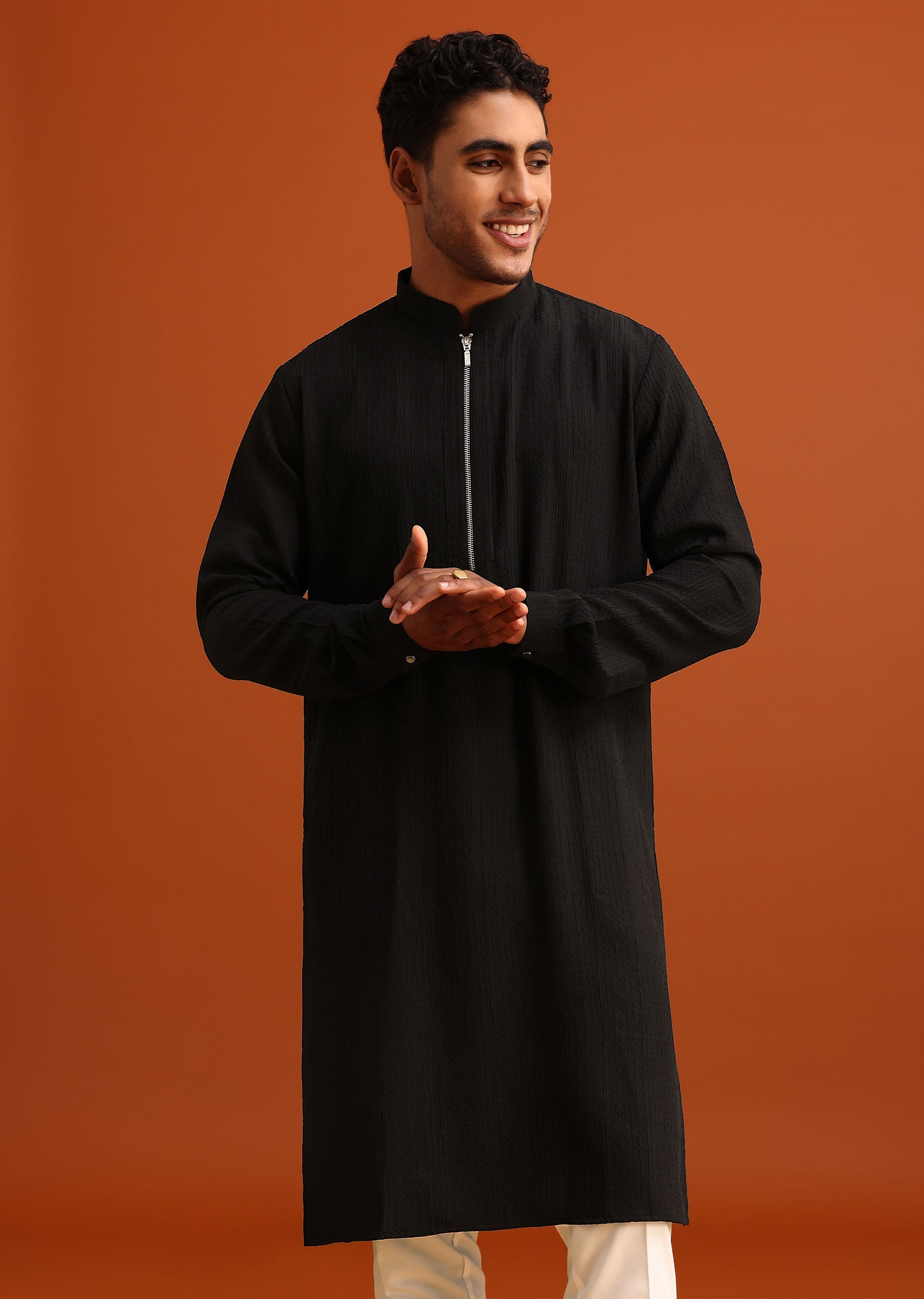 black_kurta_set_with_zipper_closure-sg245001_3_3e989097-aa0e-4293-92db-78bf5a7e0047.jpg