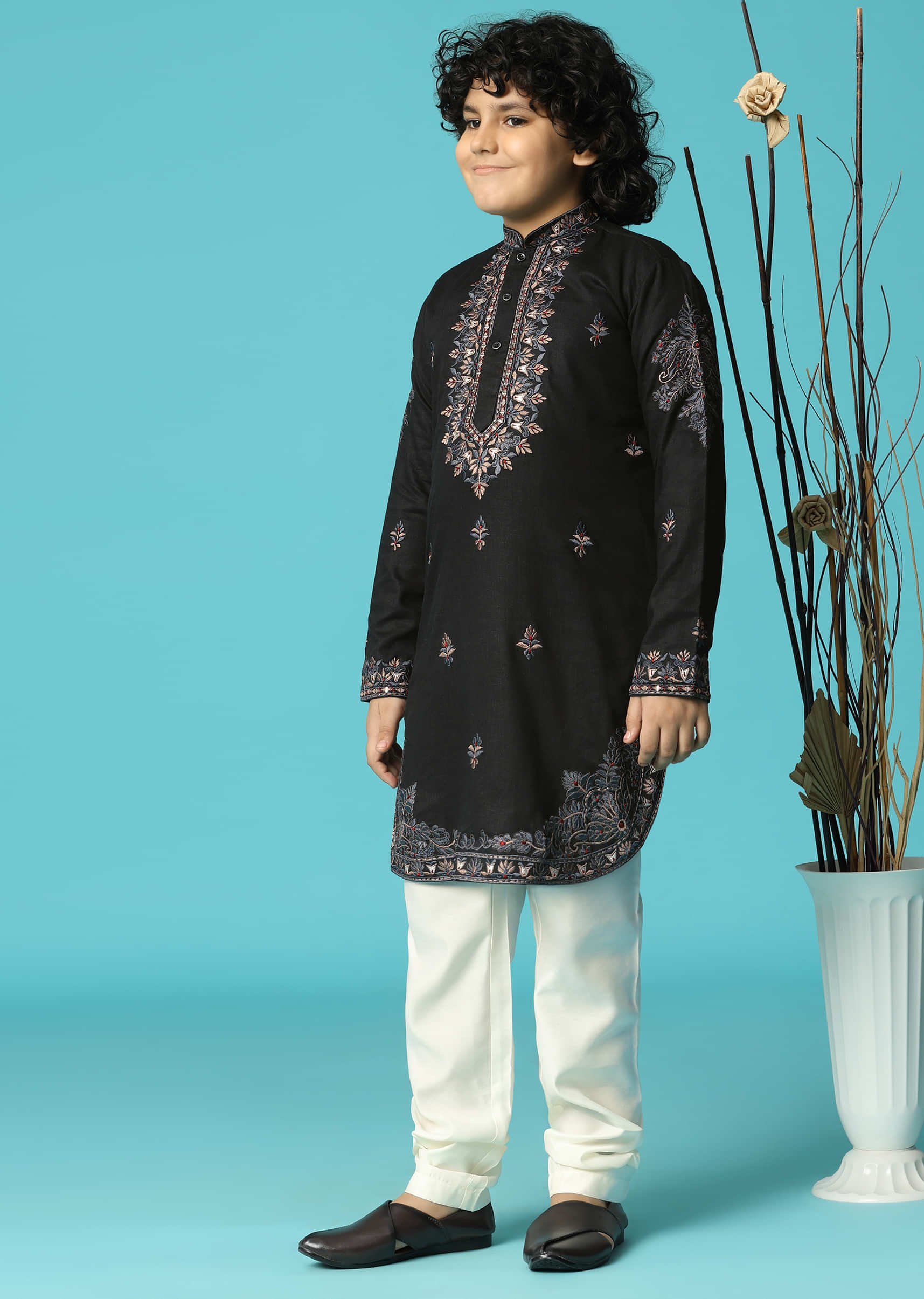 black_linen_kurta_pant_with_resham_work_for_boys-sg230431_5_da9692a1-6608-4890-a937-49106767c272.jpg