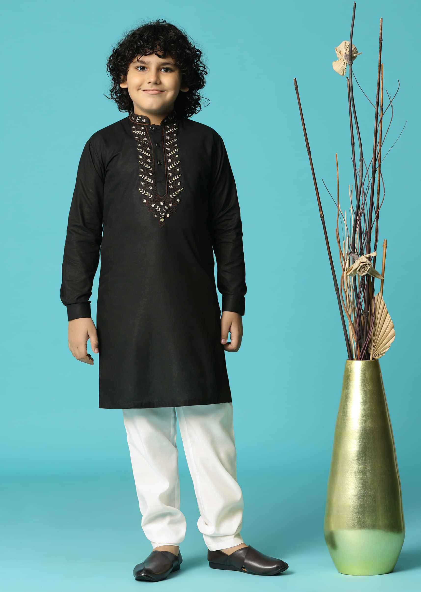 black_linen_kurta_pant_with_resham_work_for_boys-sg241597_15_158bd950-ef3b-4ca3-9034-ac36a4be1d71.jpg