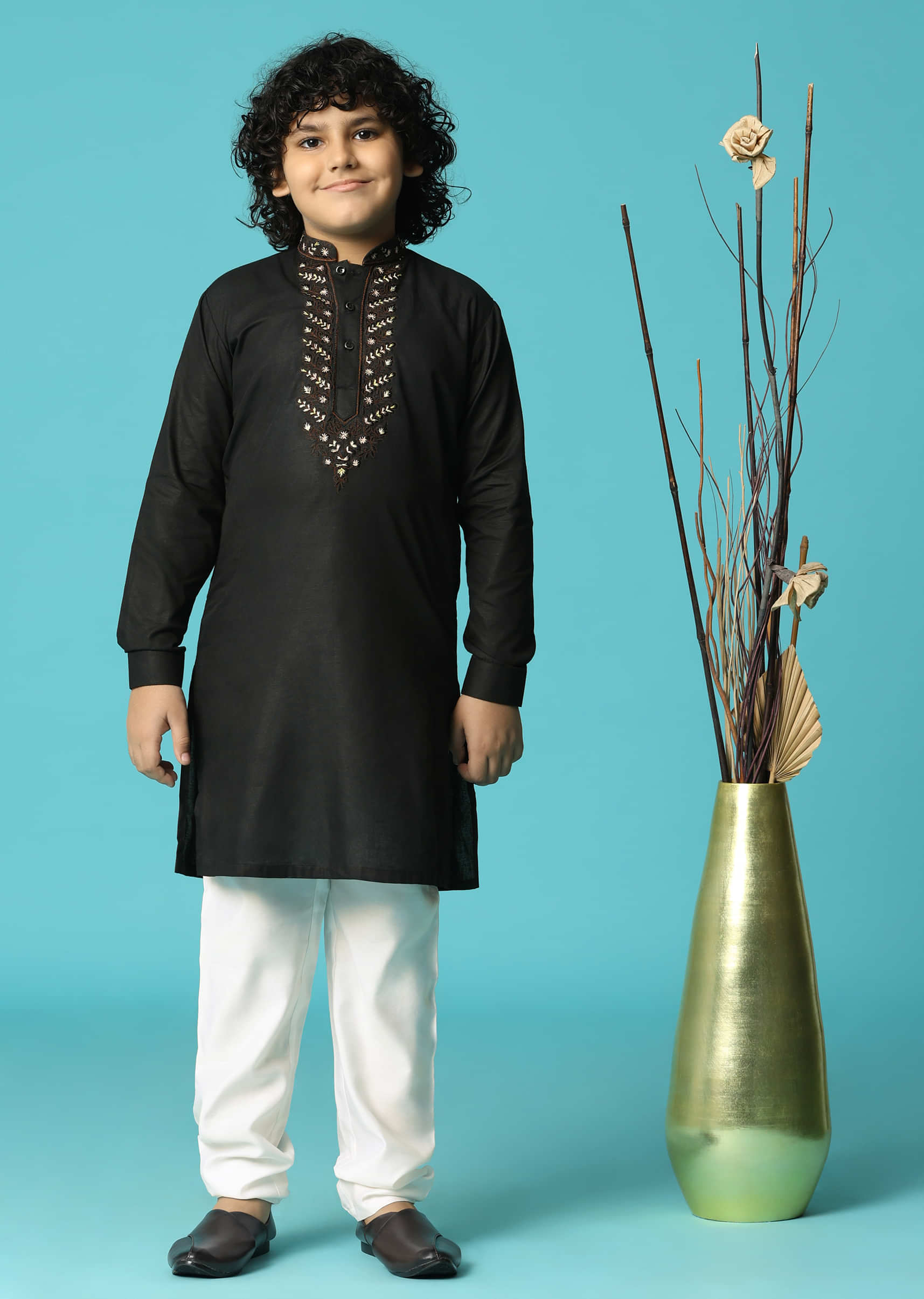 black_linen_kurta_pant_with_resham_work_for_boys-sg241597_17_b6bd4715-c1e1-4d17-b029-3d95b1241eb2.jpg