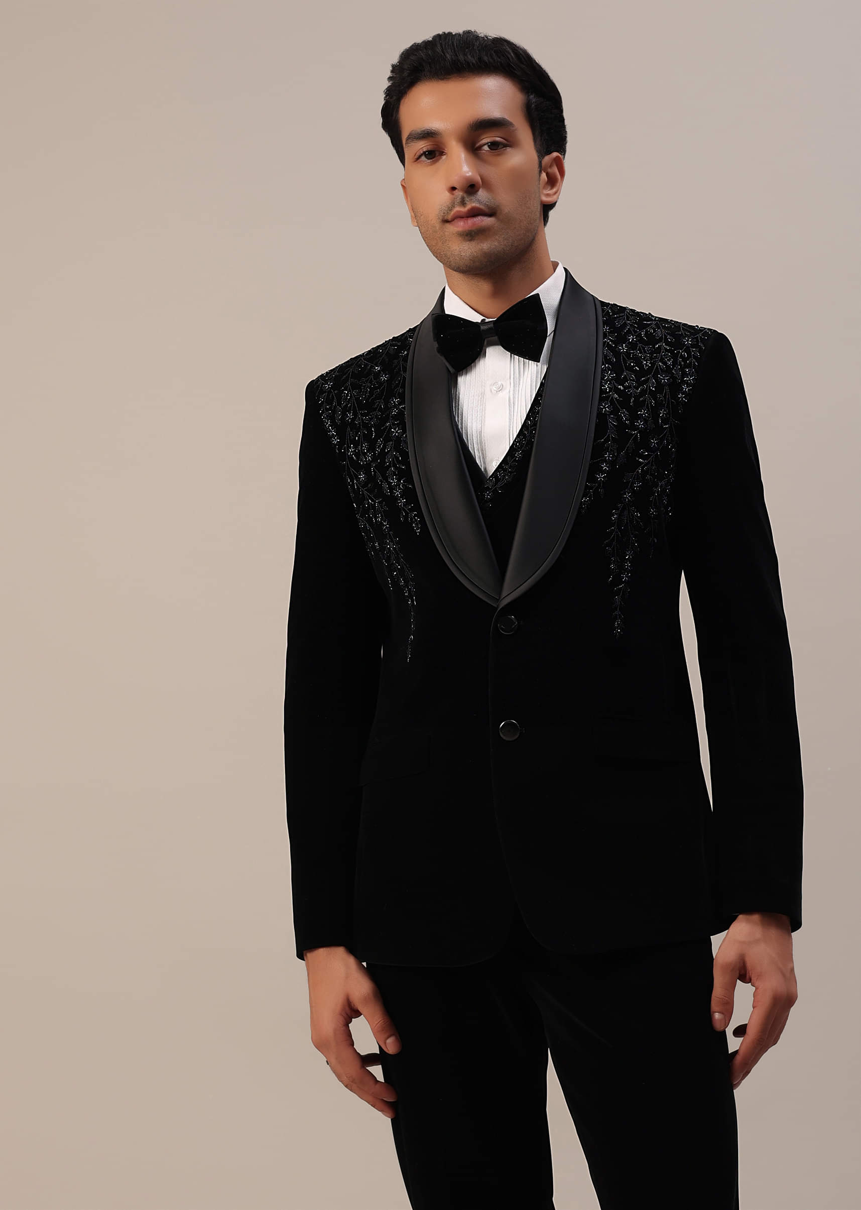 black_micro_velvet_tuxedo_set_with_cut-sg170889_12_23bda9fe-9bcc-4c3d-98f4-9e40e8dcb07a.jpg
